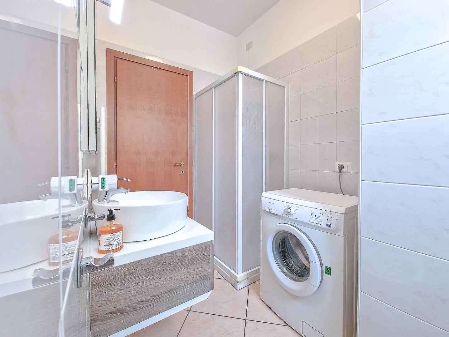 Apartment - Photo 8
