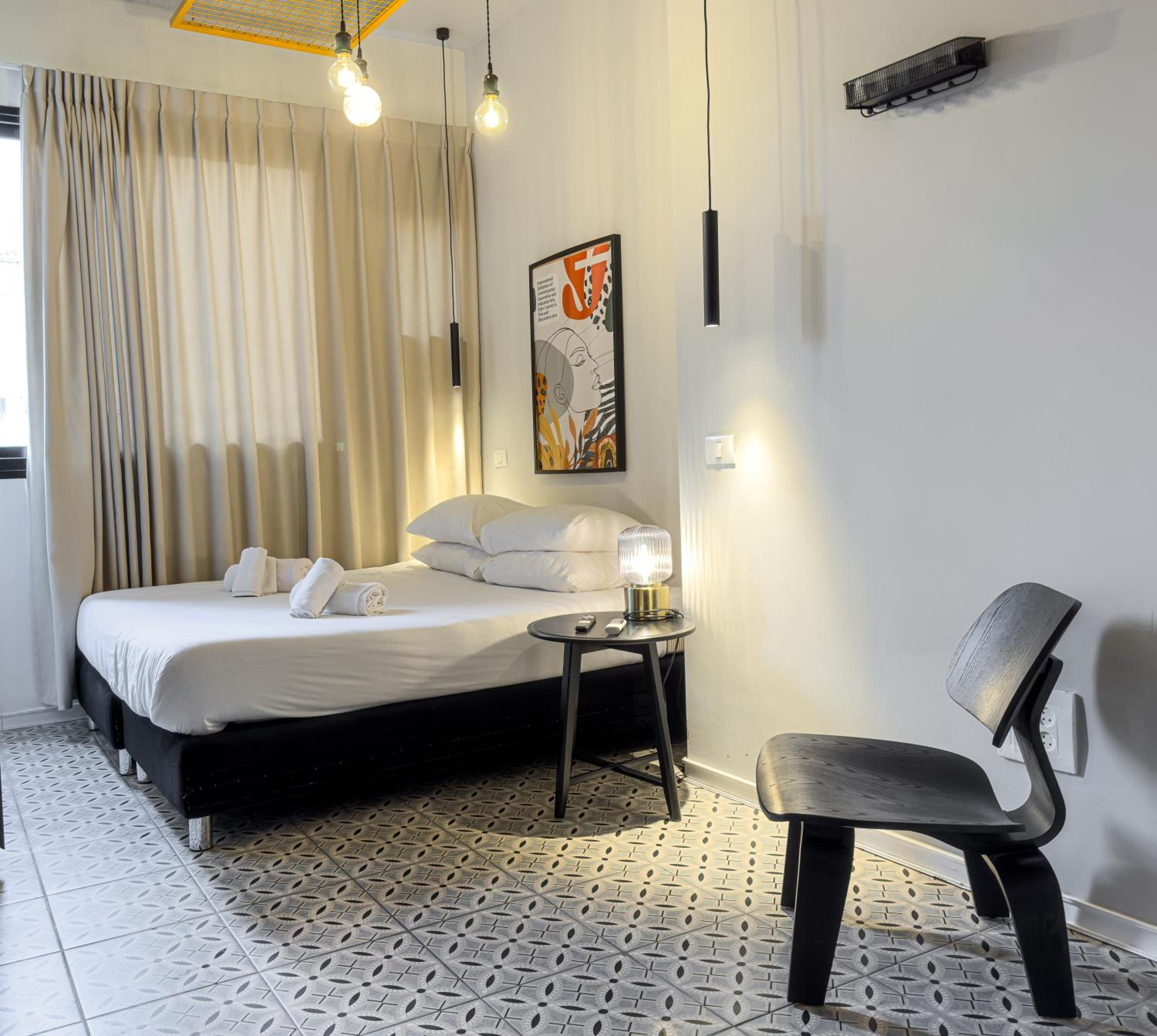 Deluxe Double Room - Photo 15