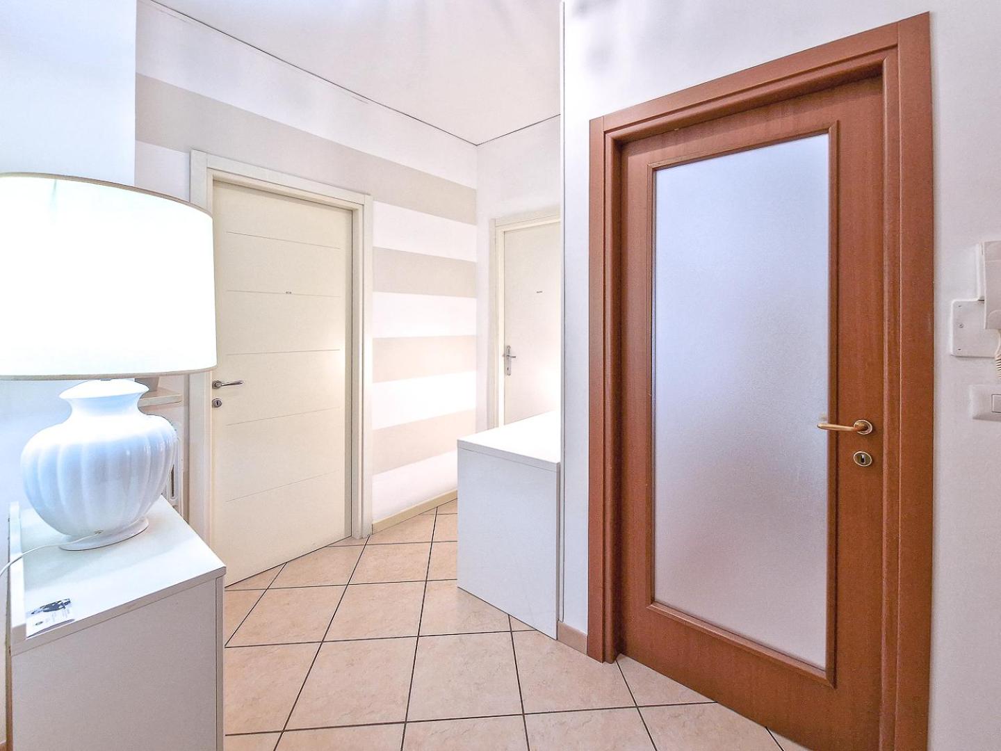 Apartment - Photo 2