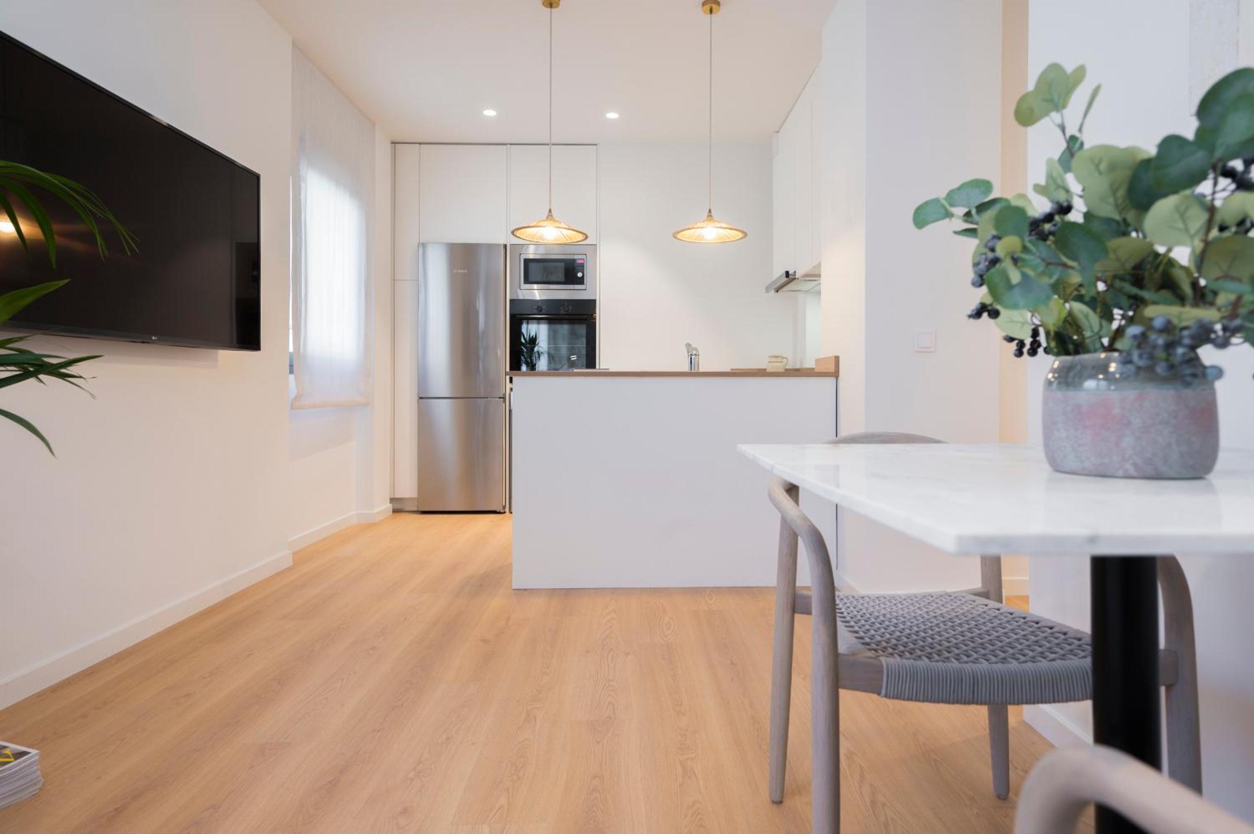 One-Bedroom Apartment - Photo 6