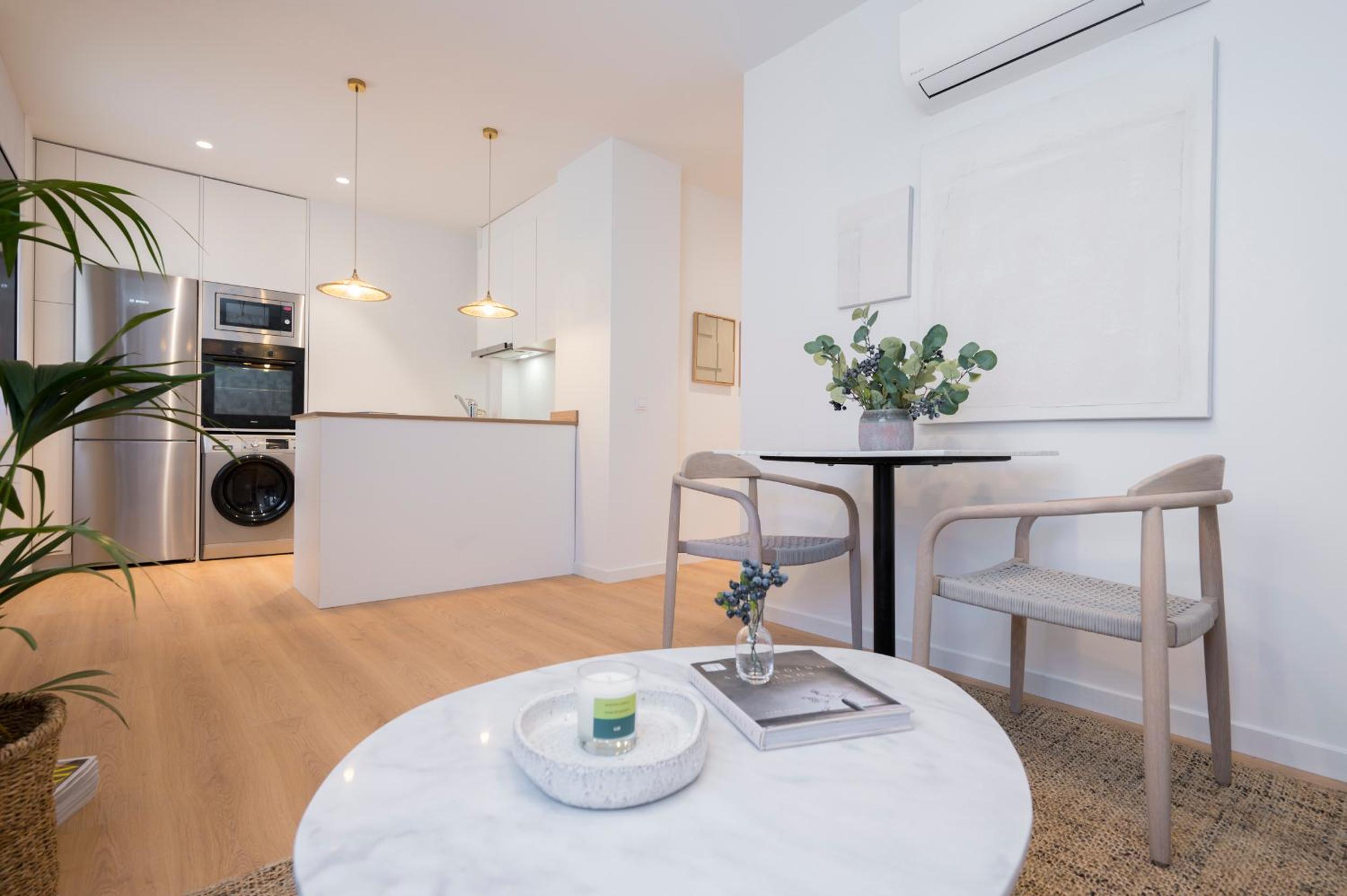 One-Bedroom Apartment - Photo 7