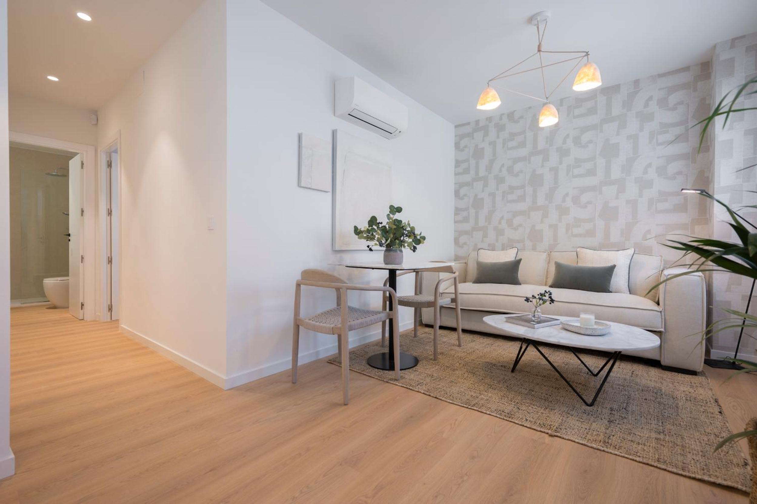 One-Bedroom Apartment - Photo 4