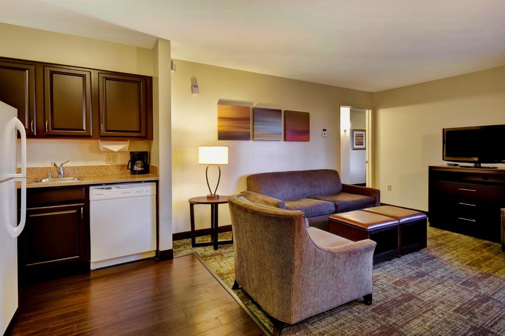 Two-Bedroom Suite with One King and One Queen Bed - Photo 5