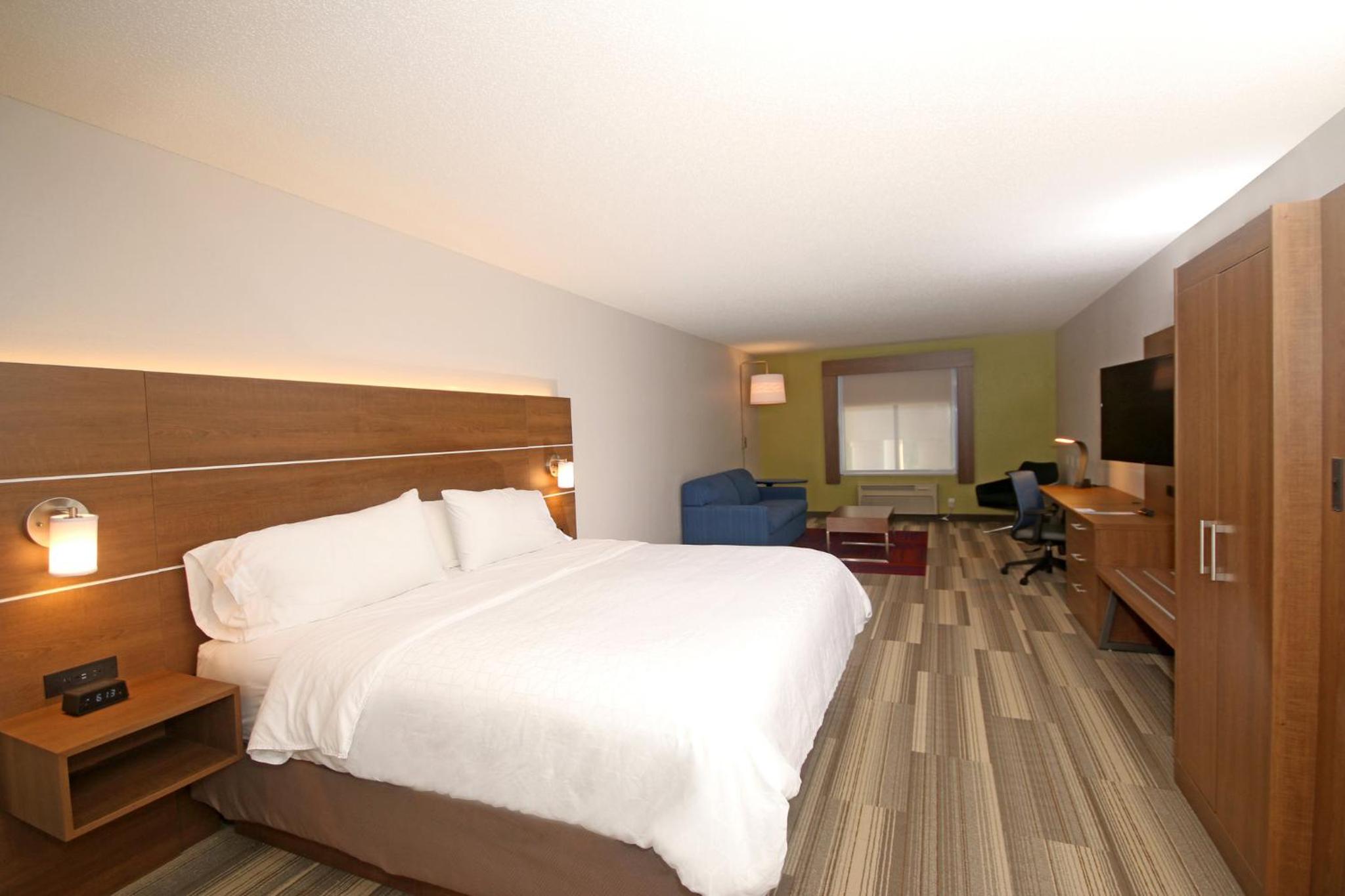 Standard King Room - Photo 1