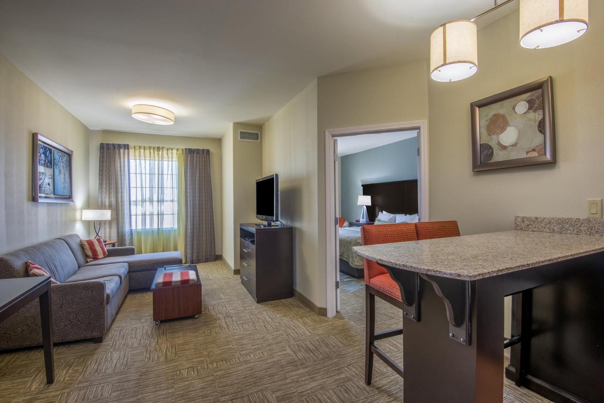One-Bedroom King Suite - Photo 3