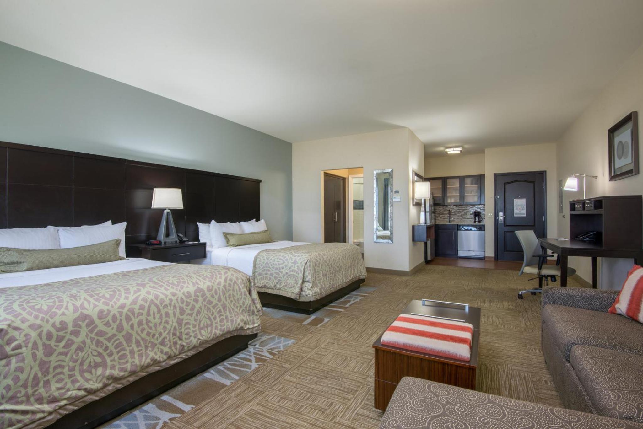 Studio Suite with Two Queen Beds - Photo 3