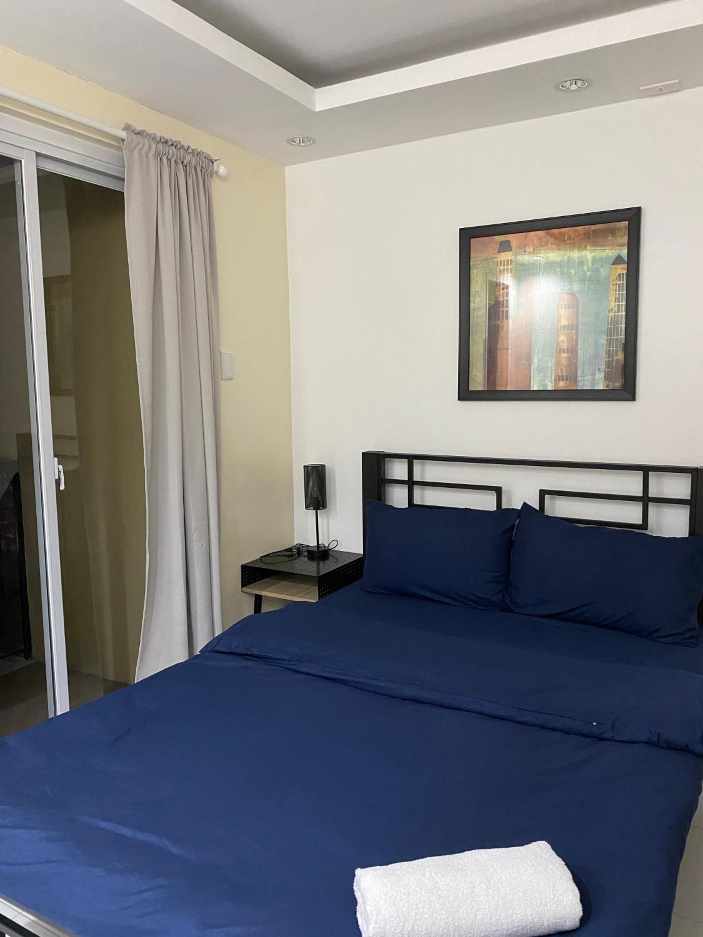 Deluxe Double Room with Balcony - Photo 6