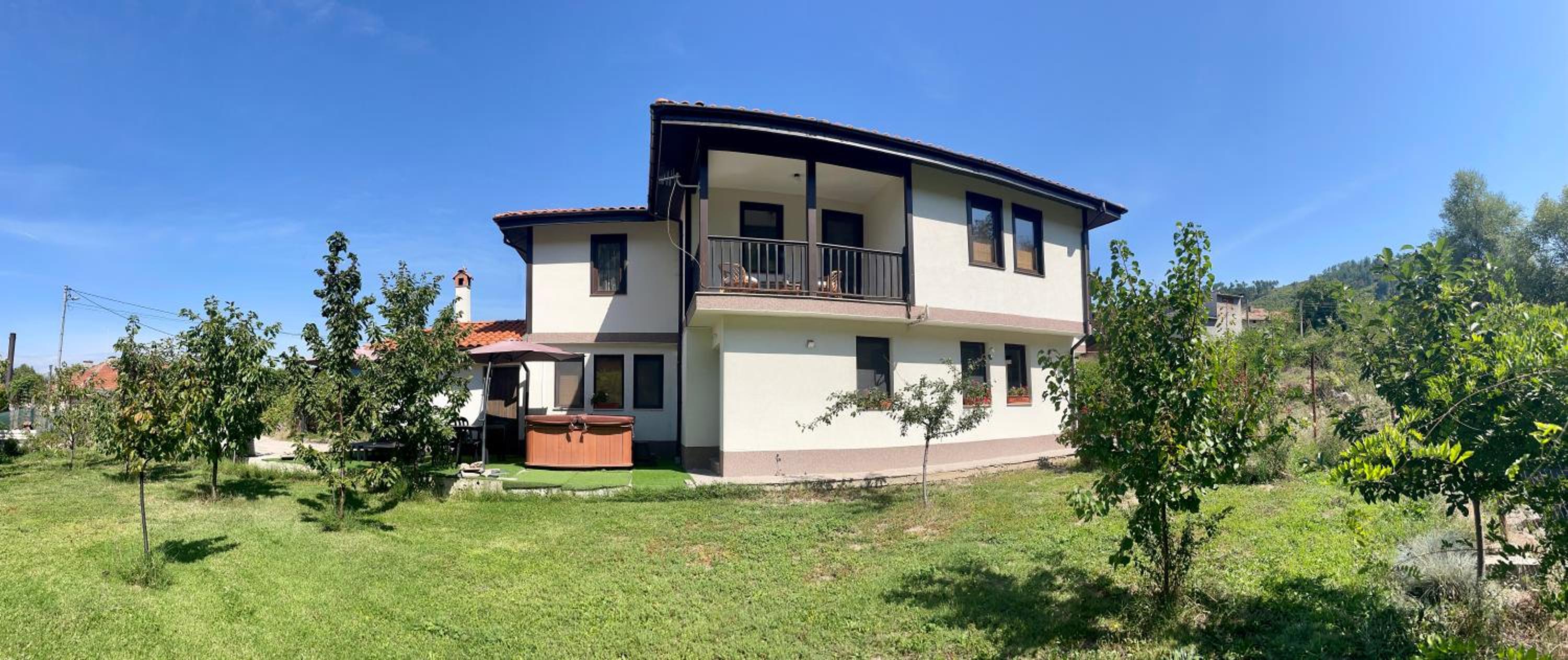 Four-Bedroom House photo 2