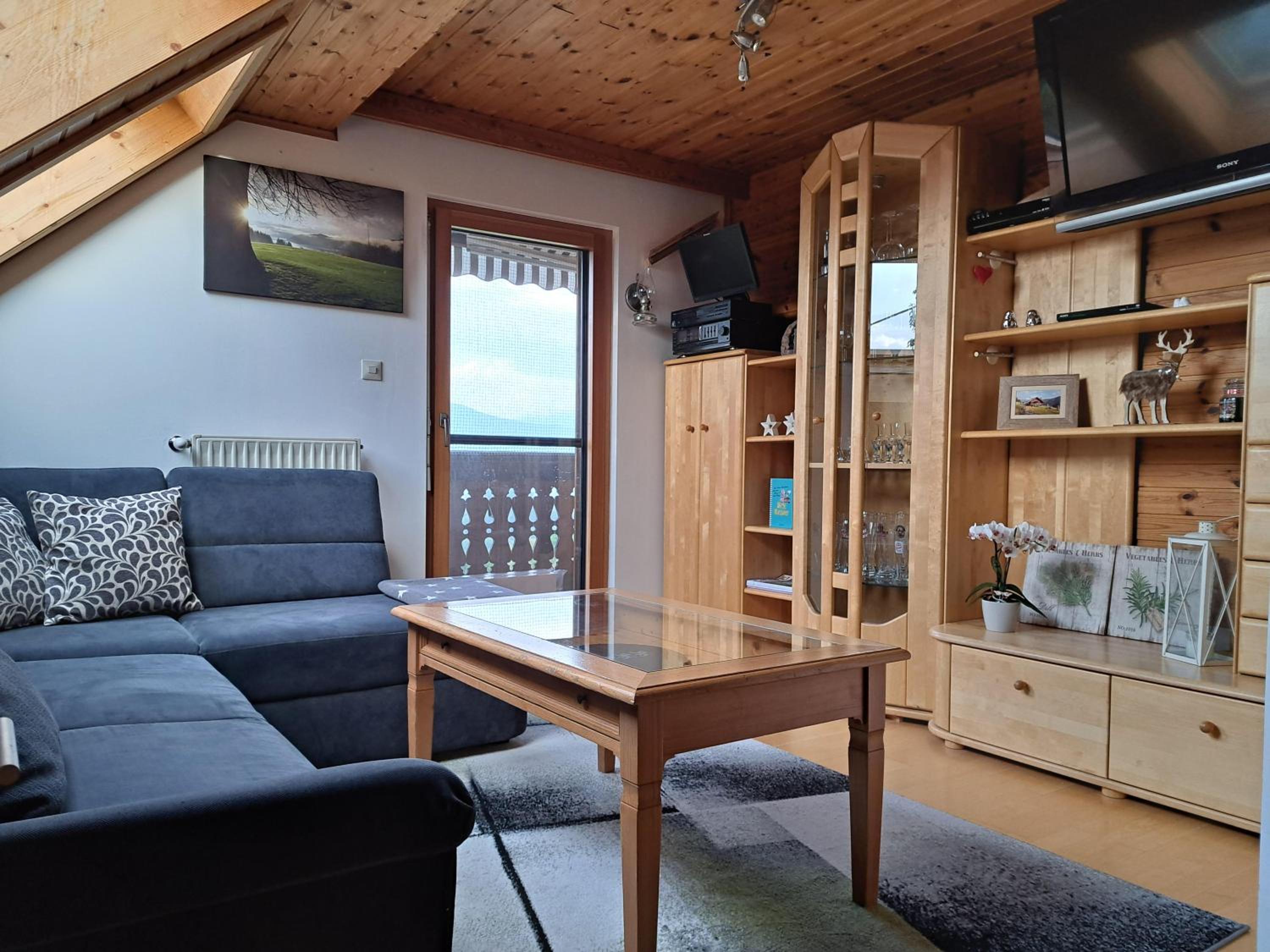 Two-Bedroom Apartment with Bathroom photo 2