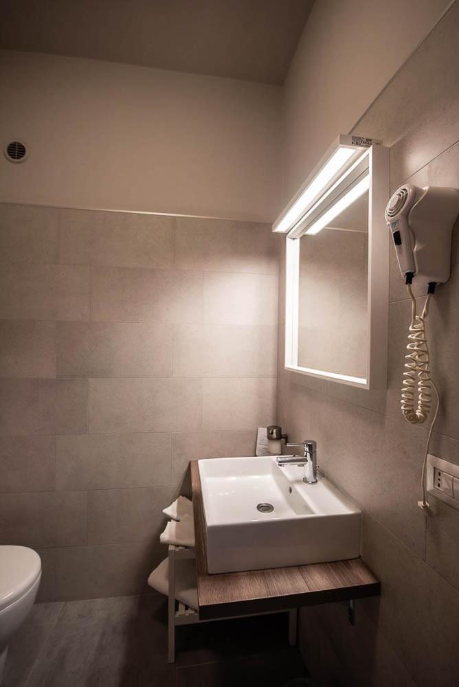 Superior Double or Twin Room with Balcony - Photo 2