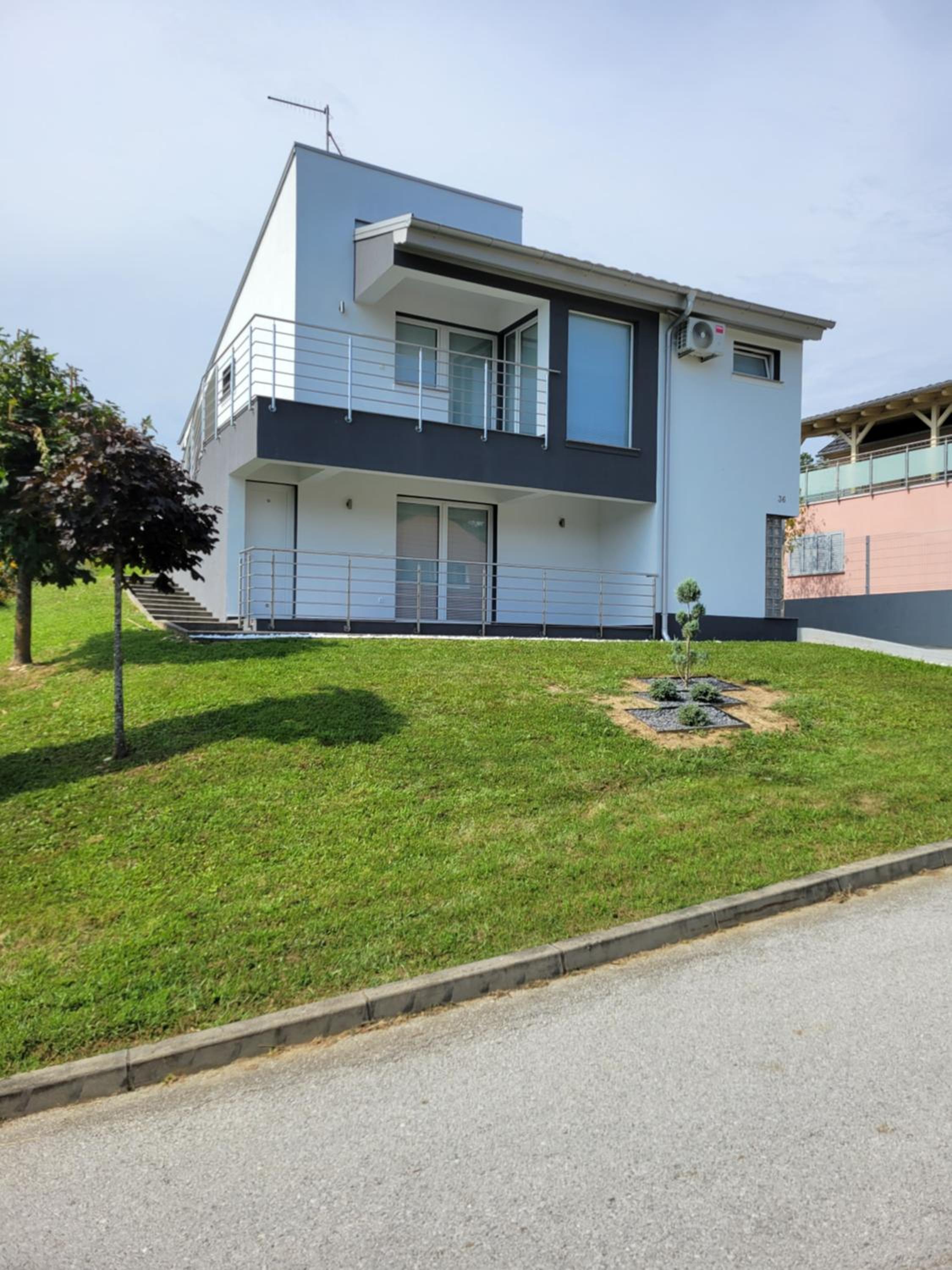 Three-Bedroom Villa photo 2