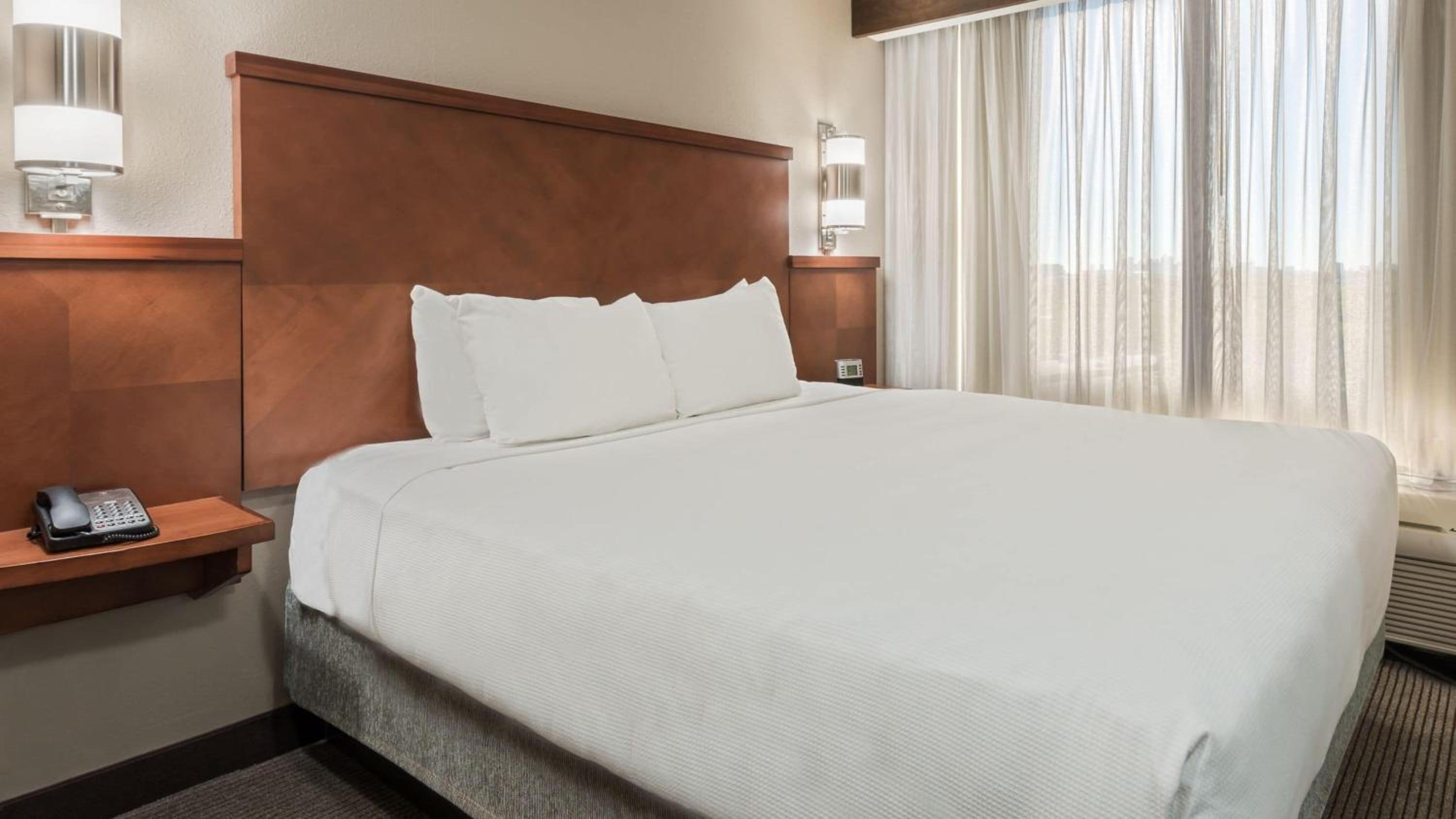 King Room with Sofa Bed - High Floor - Photo 2
