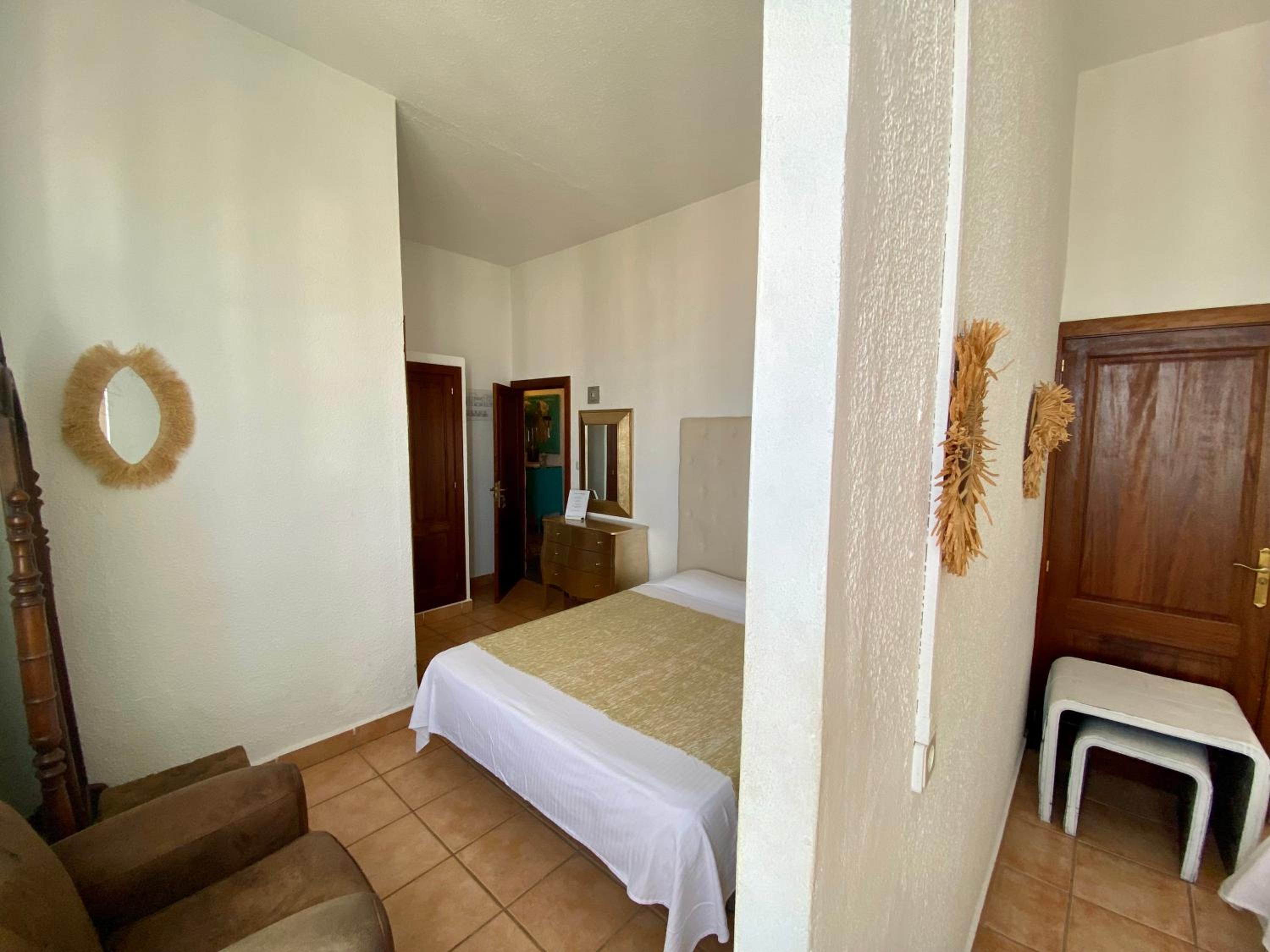 Double or Twin Room with Extra Bed photo 3