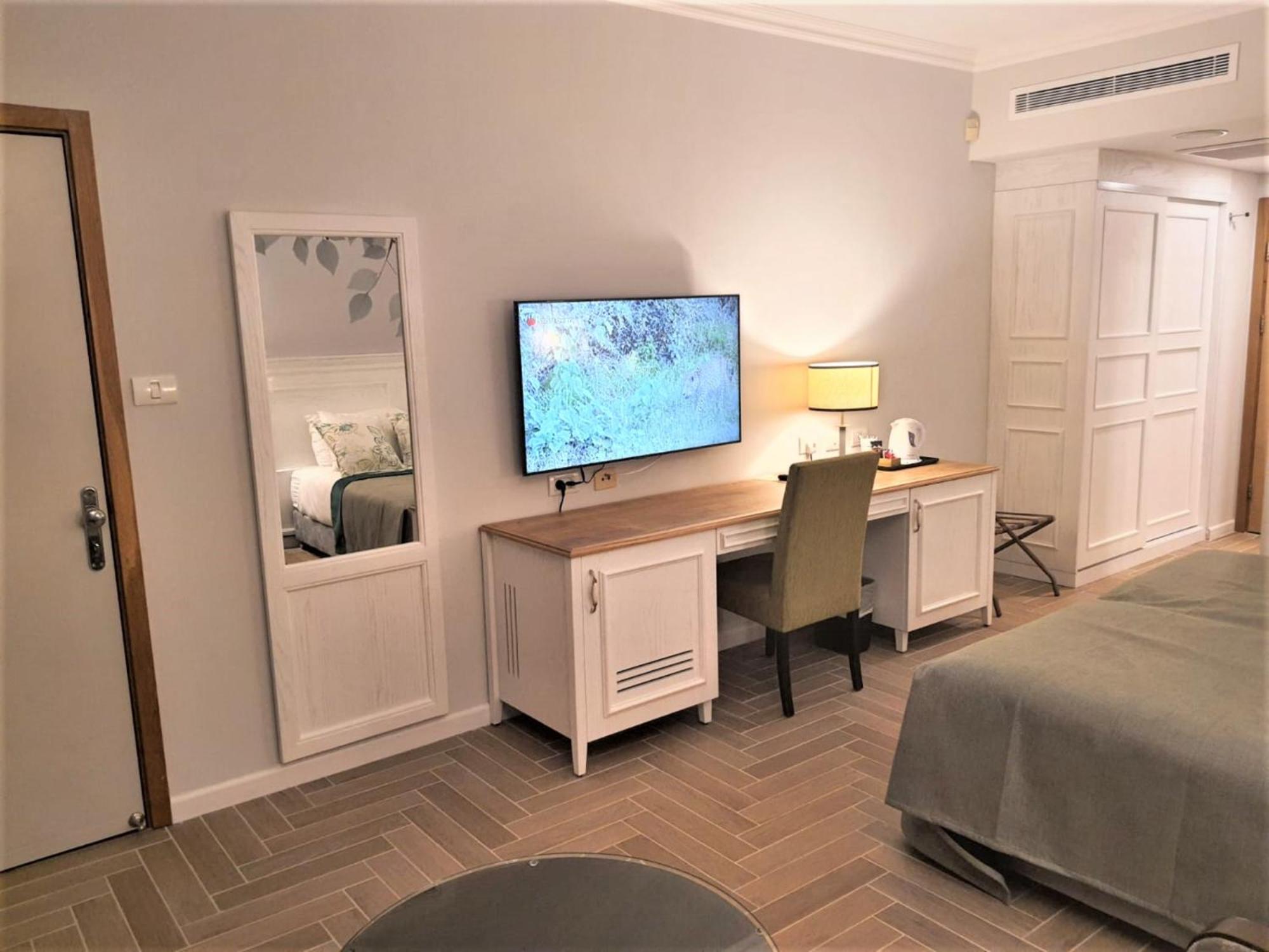 Hadar Family Room with Balcony (2 adults + 2 children) photo 3