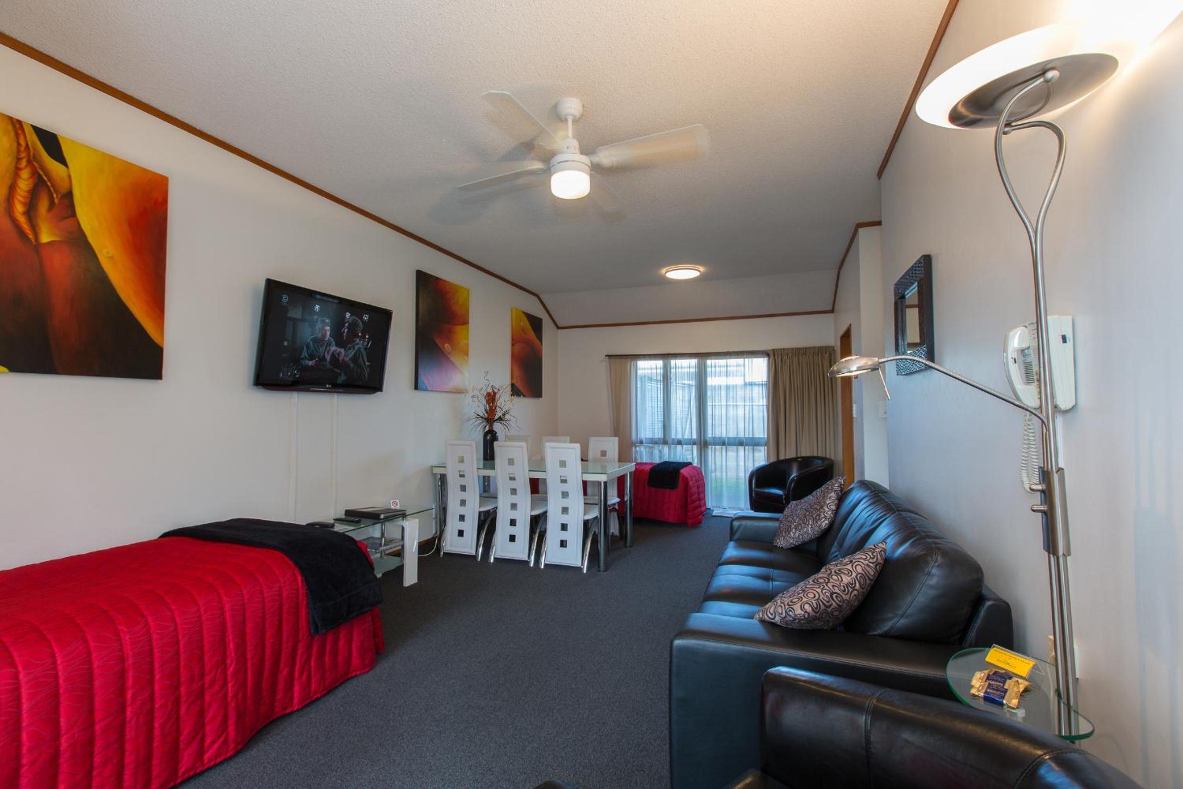 Two-Bedroom Apartment photo 3