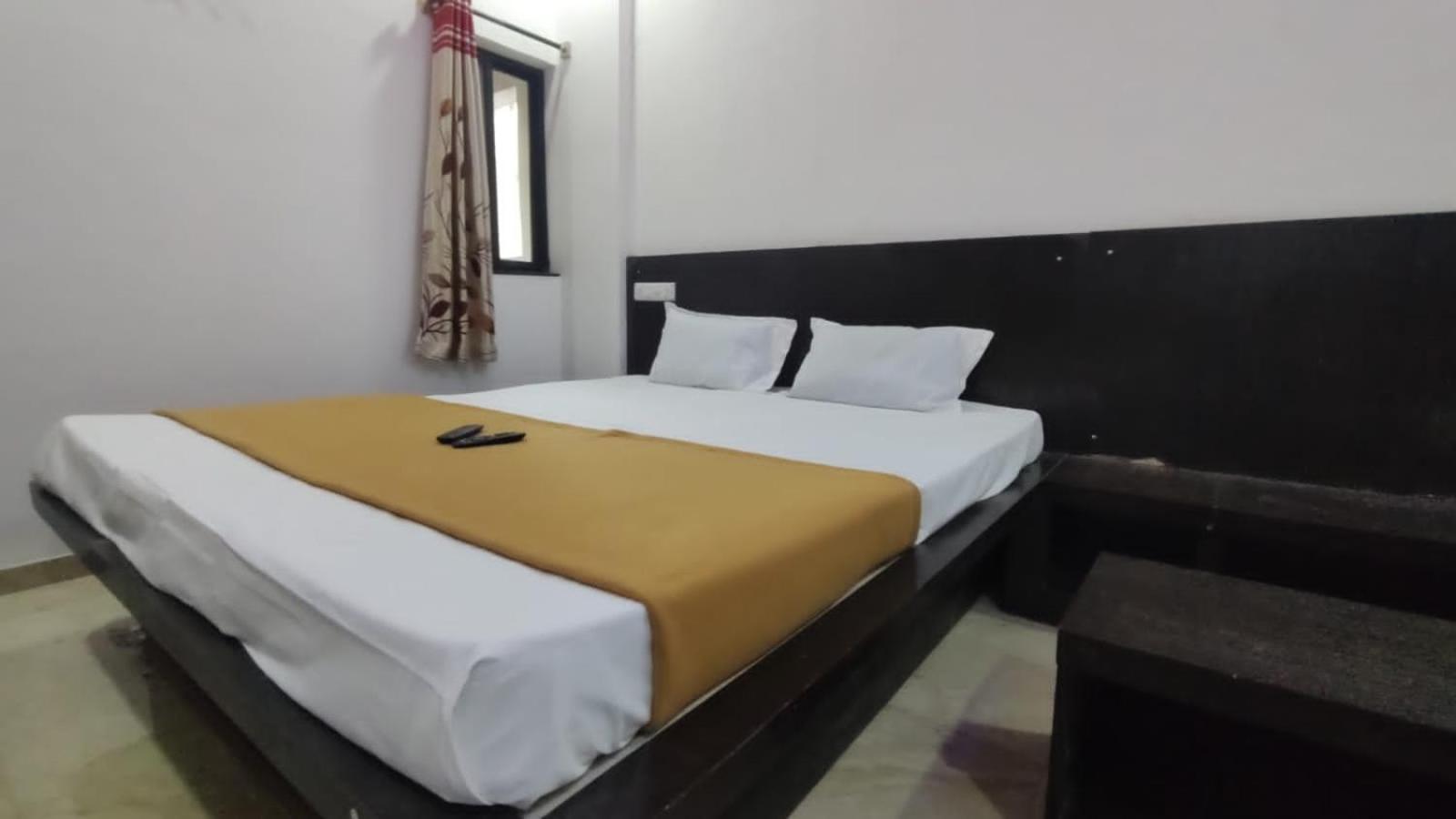 Economy Double Room photo 3