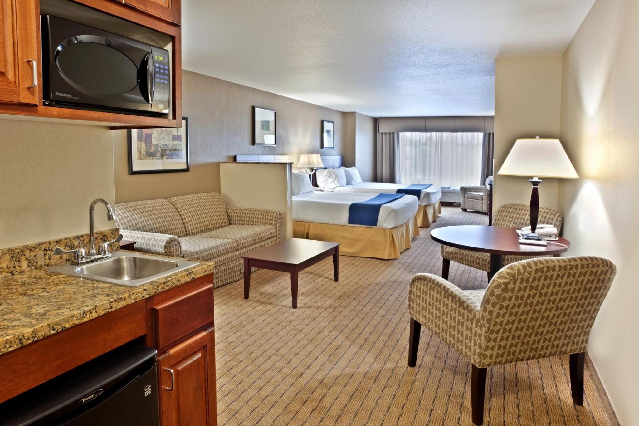 King Suite - Photo 2