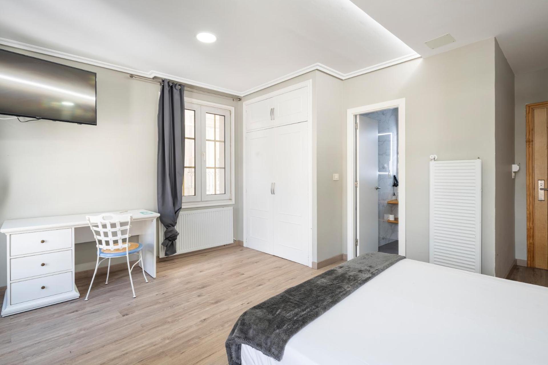Superior Double or Twin Room photo 2
