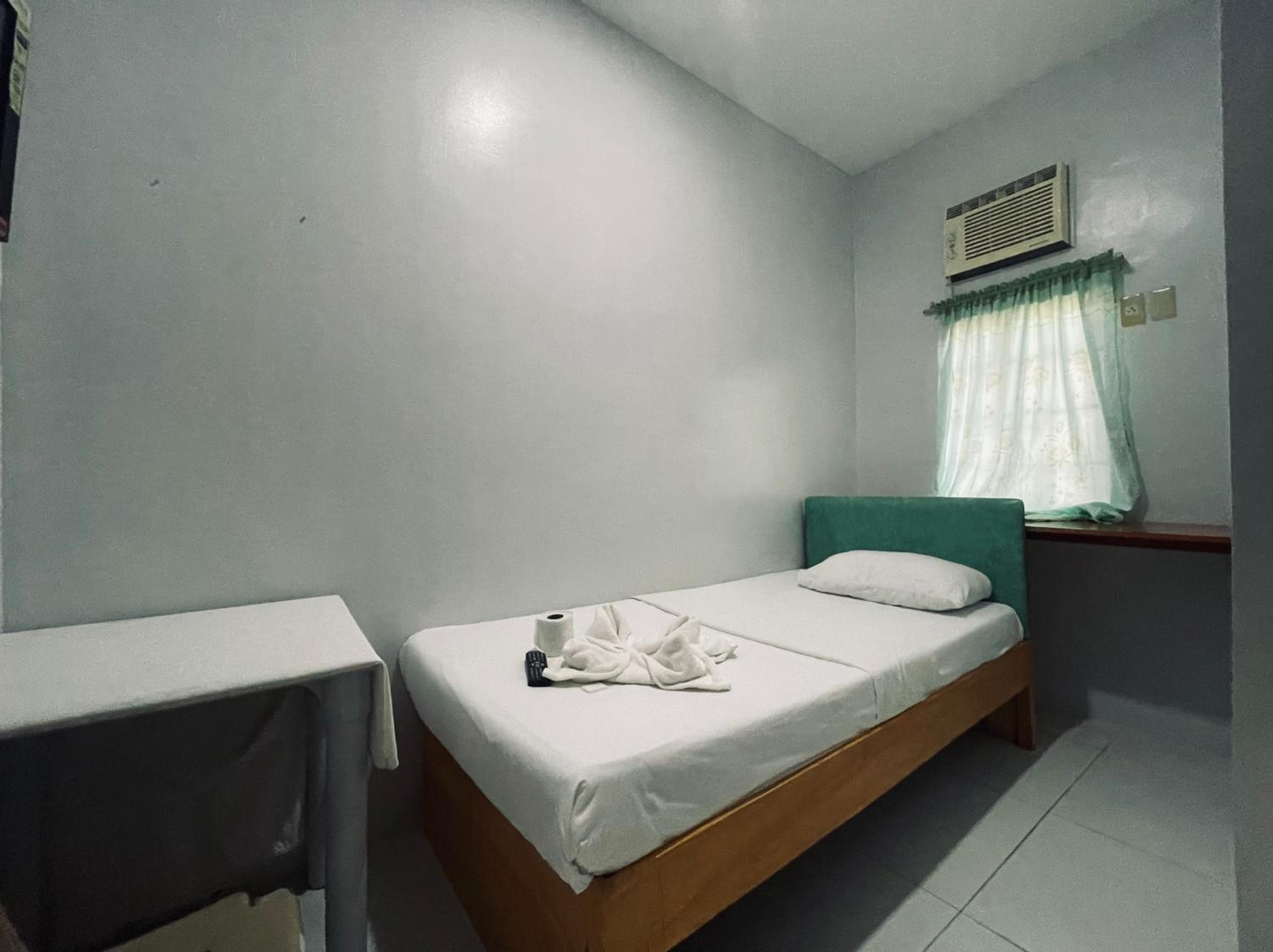 Budget Single Room - Photo 1