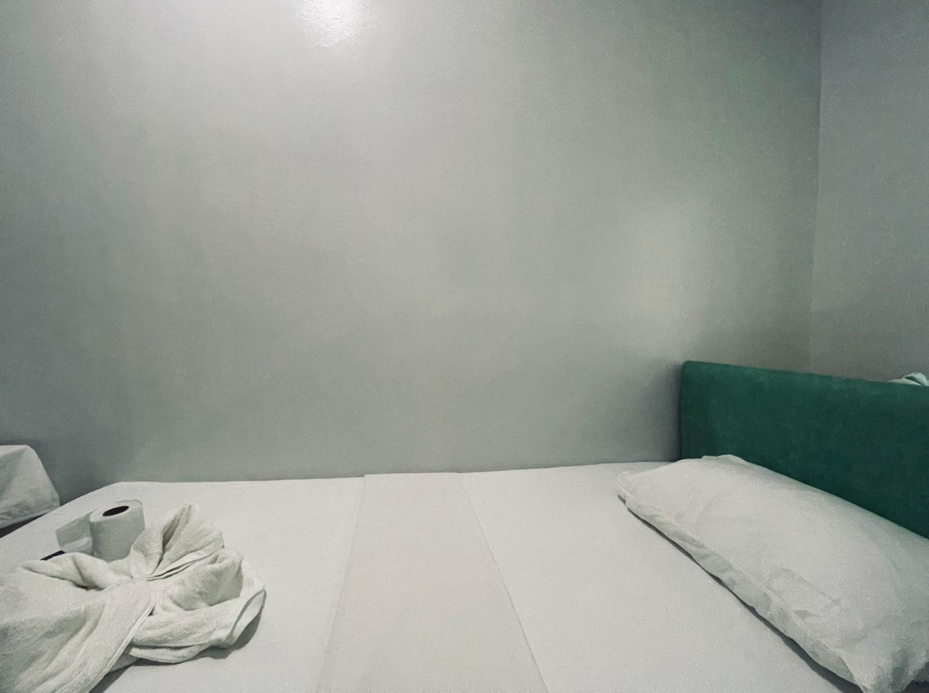 Budget Single Room - Photo 5