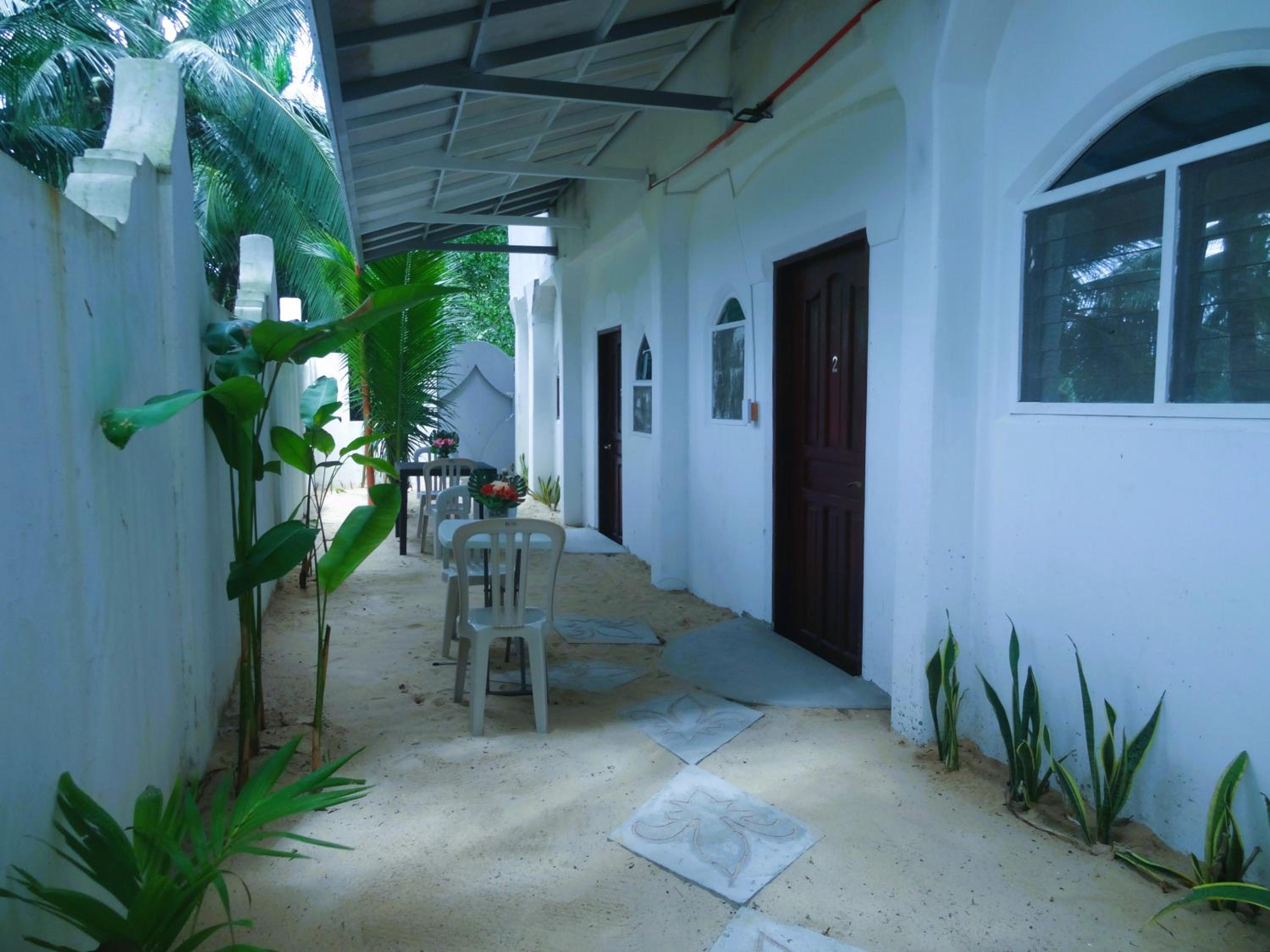 Double Room with Private Bathroom - Photo 8
