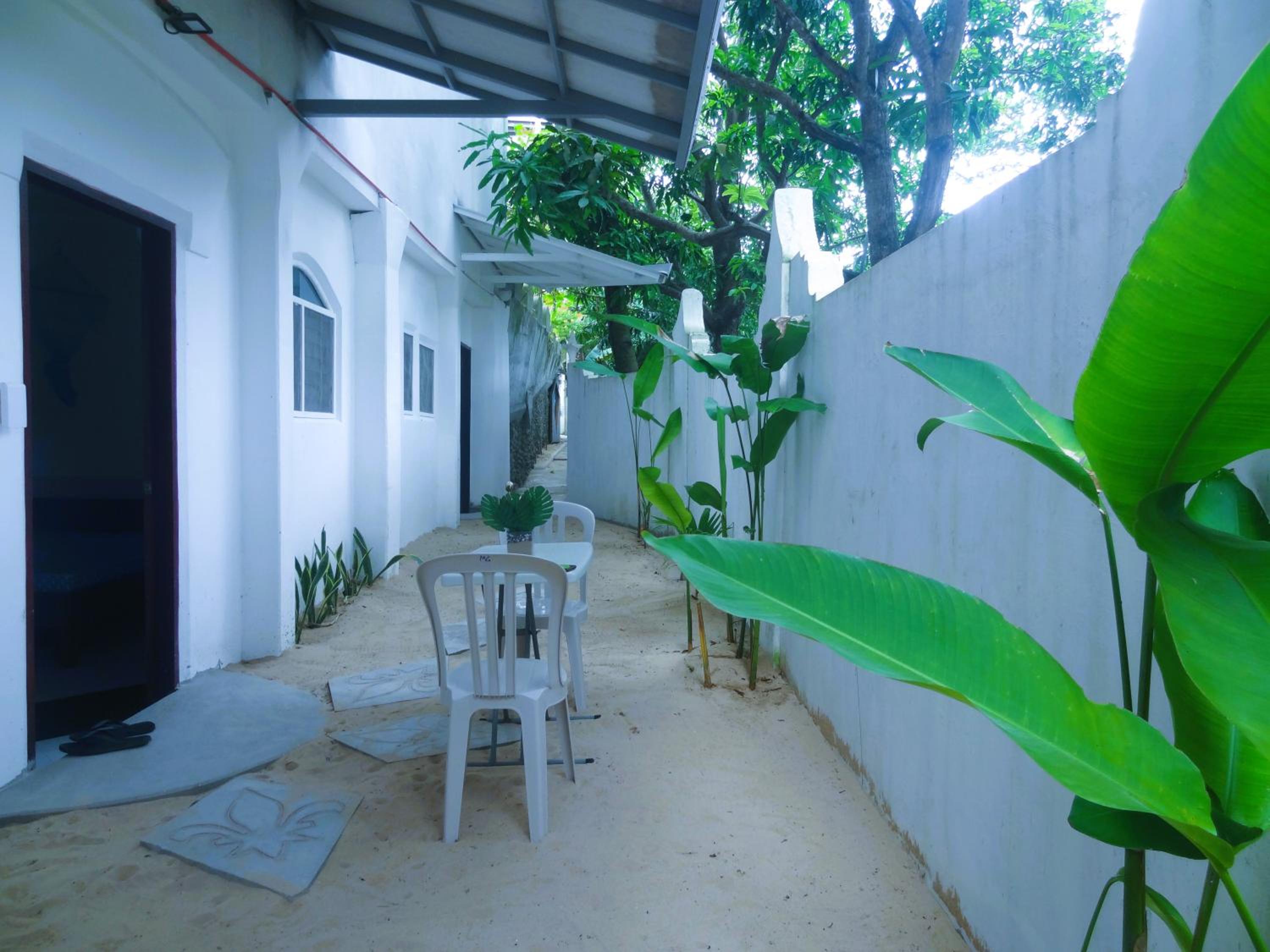 Double Room - Photo 5