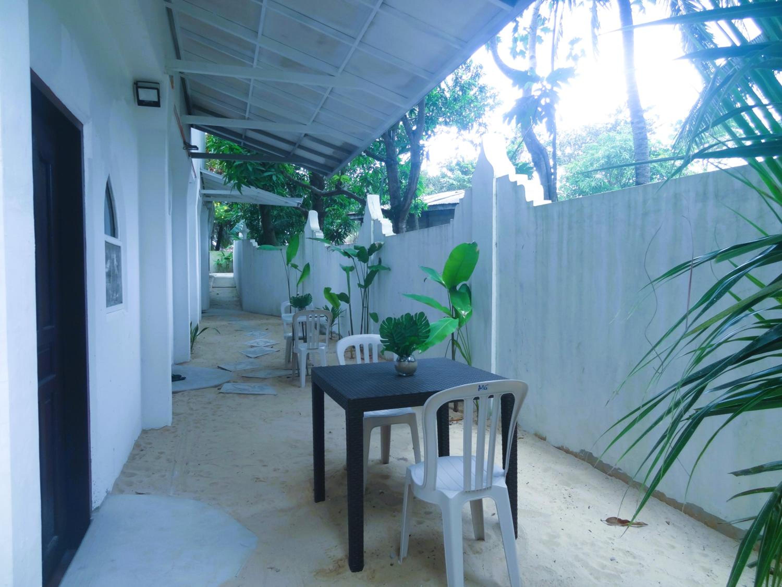 Double Room with Private Bathroom - Photo 7
