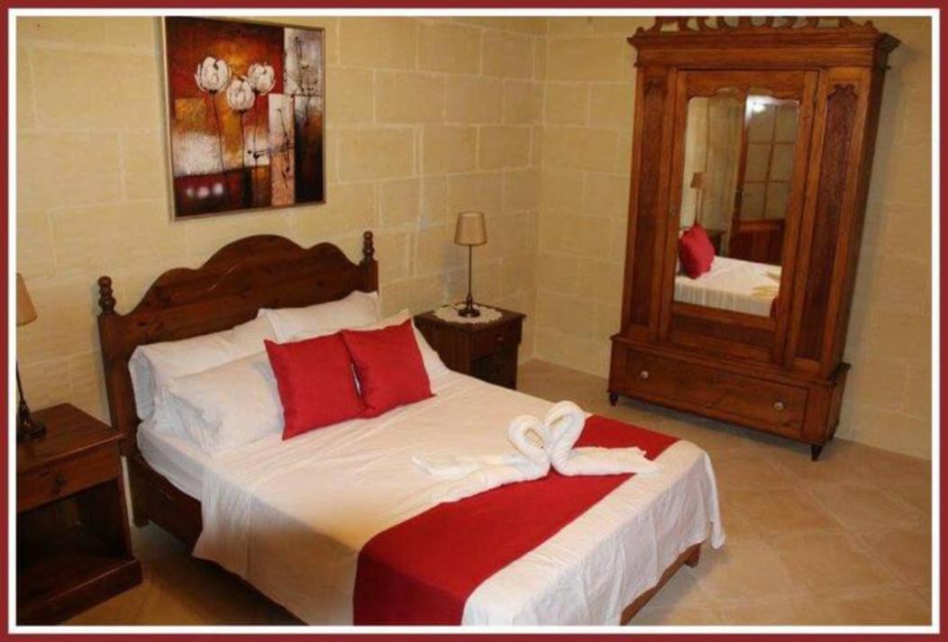 Three-Bedroom House photo 3