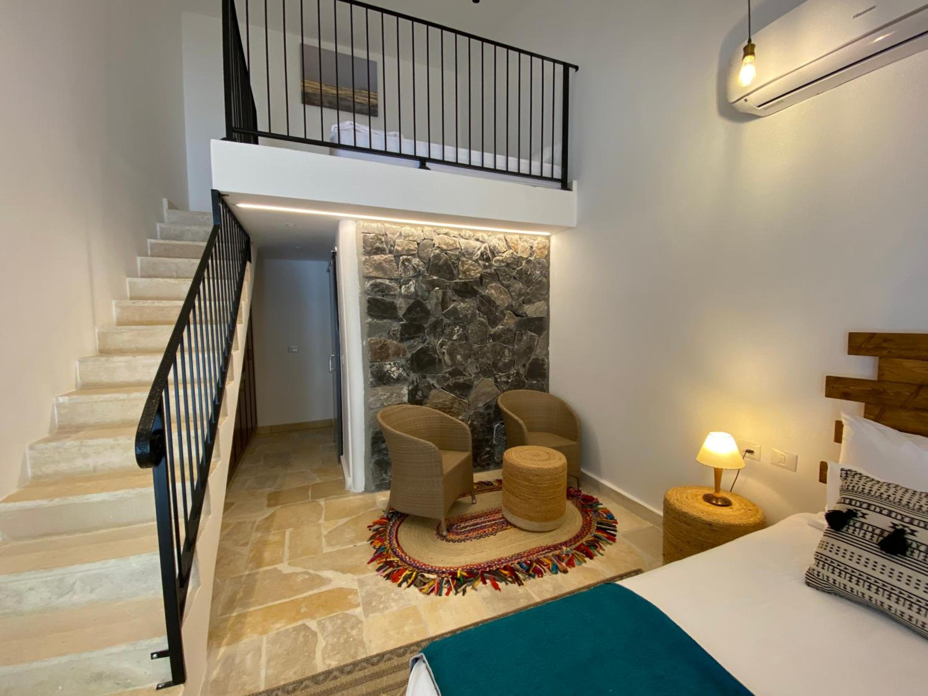 Deluxe Family Room photo 3