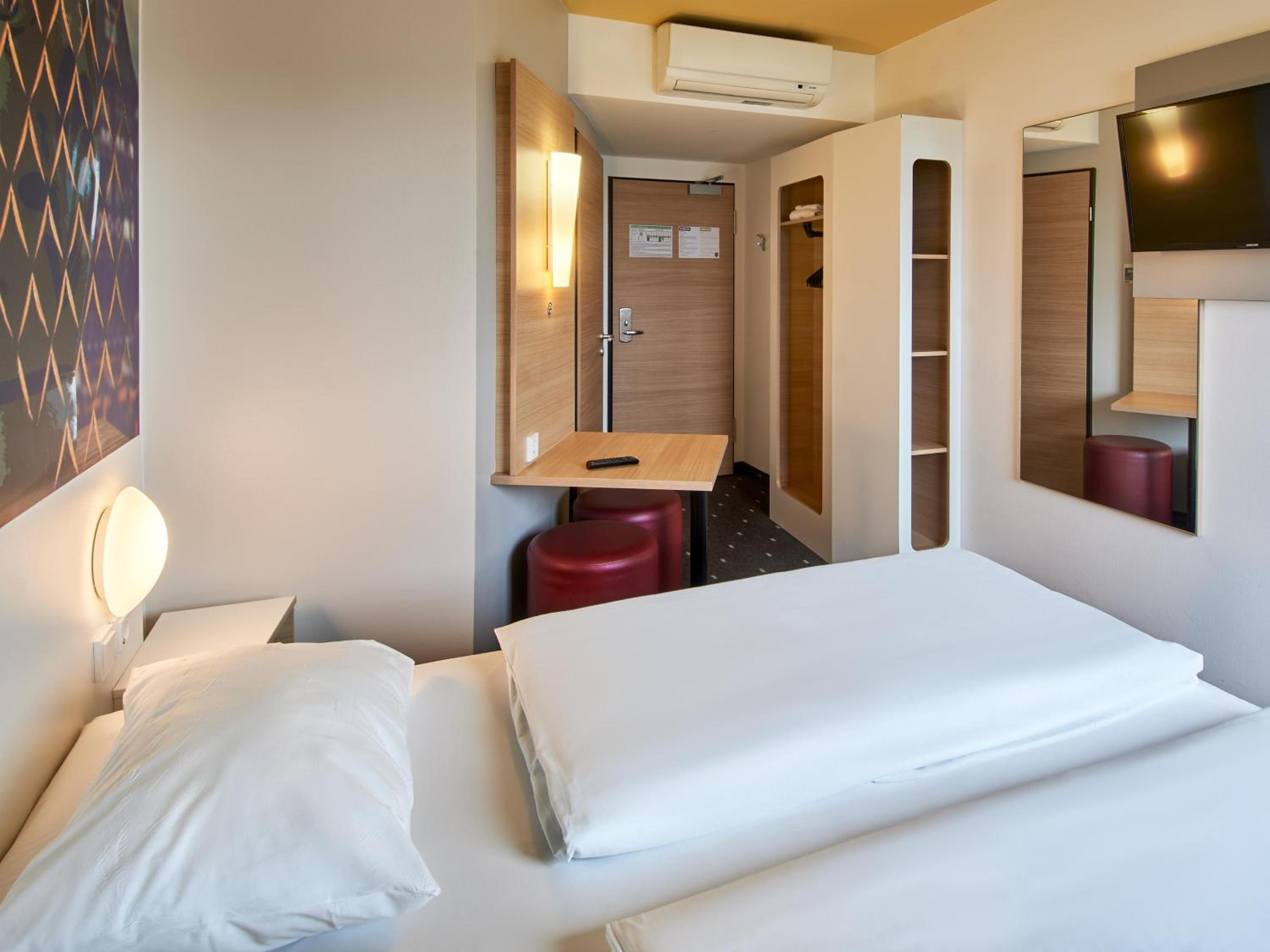 Double Room - Photo 5