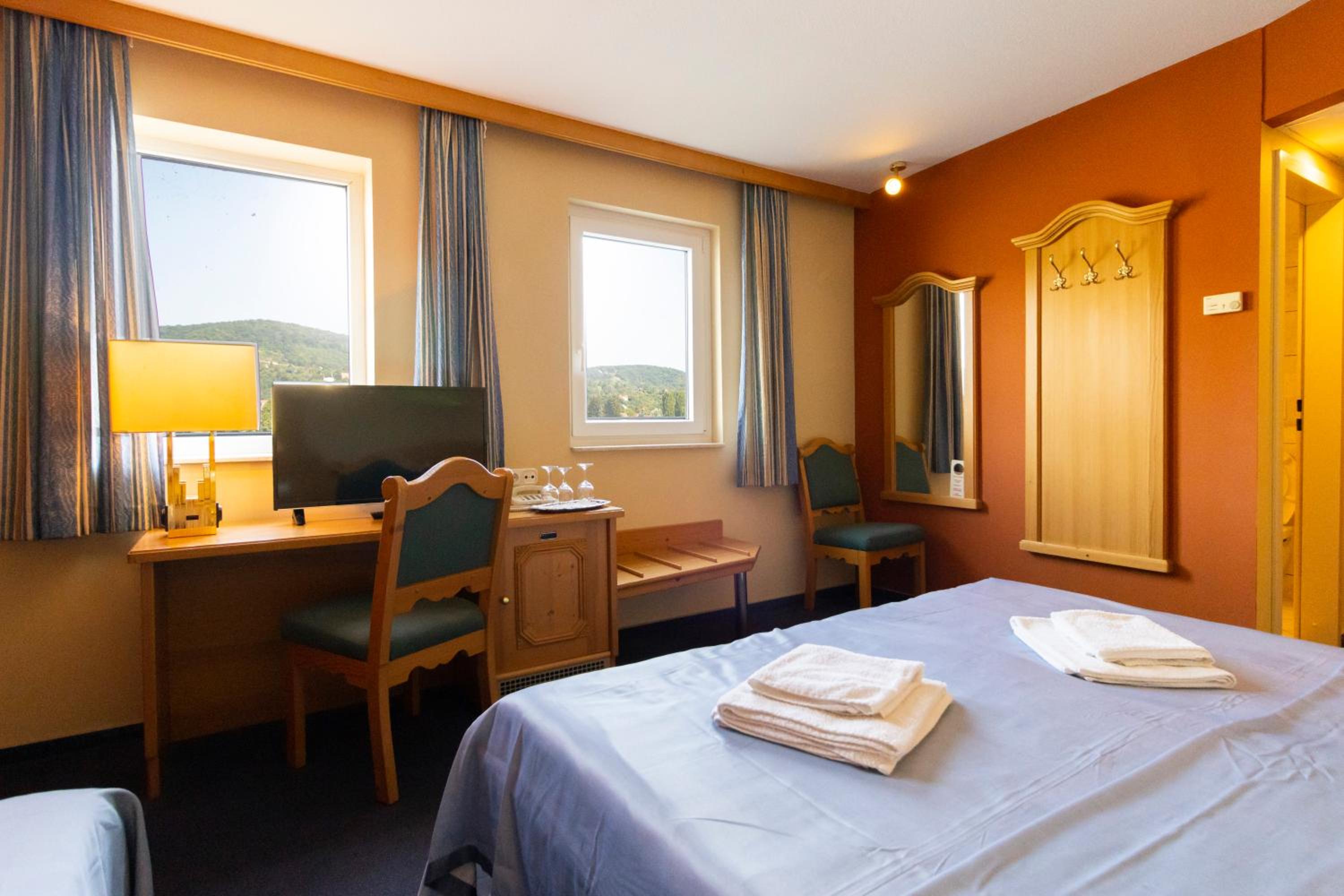 Triple Room with View photo 2