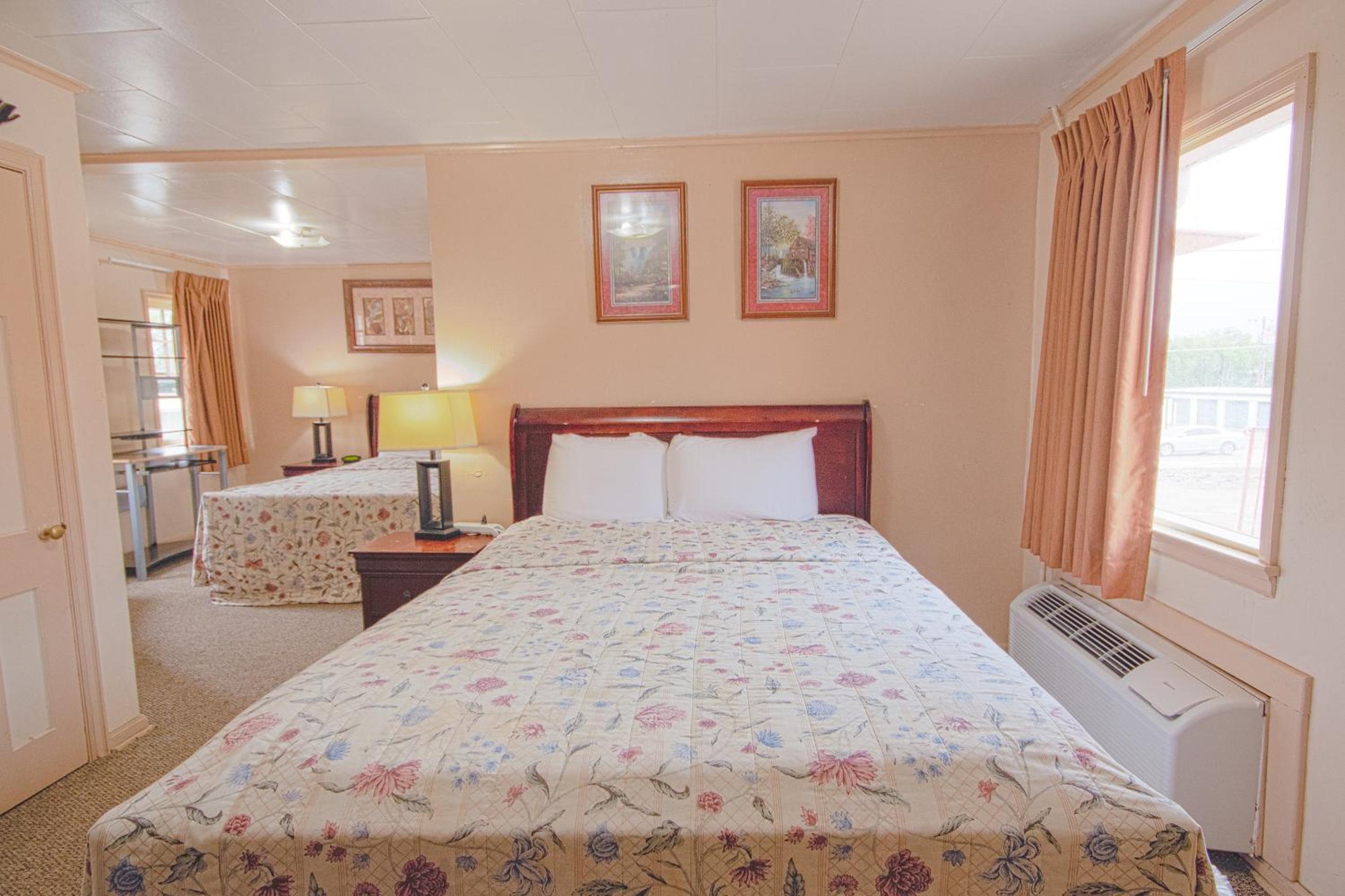 2 Full Beds Non-Smoking - Photo 3