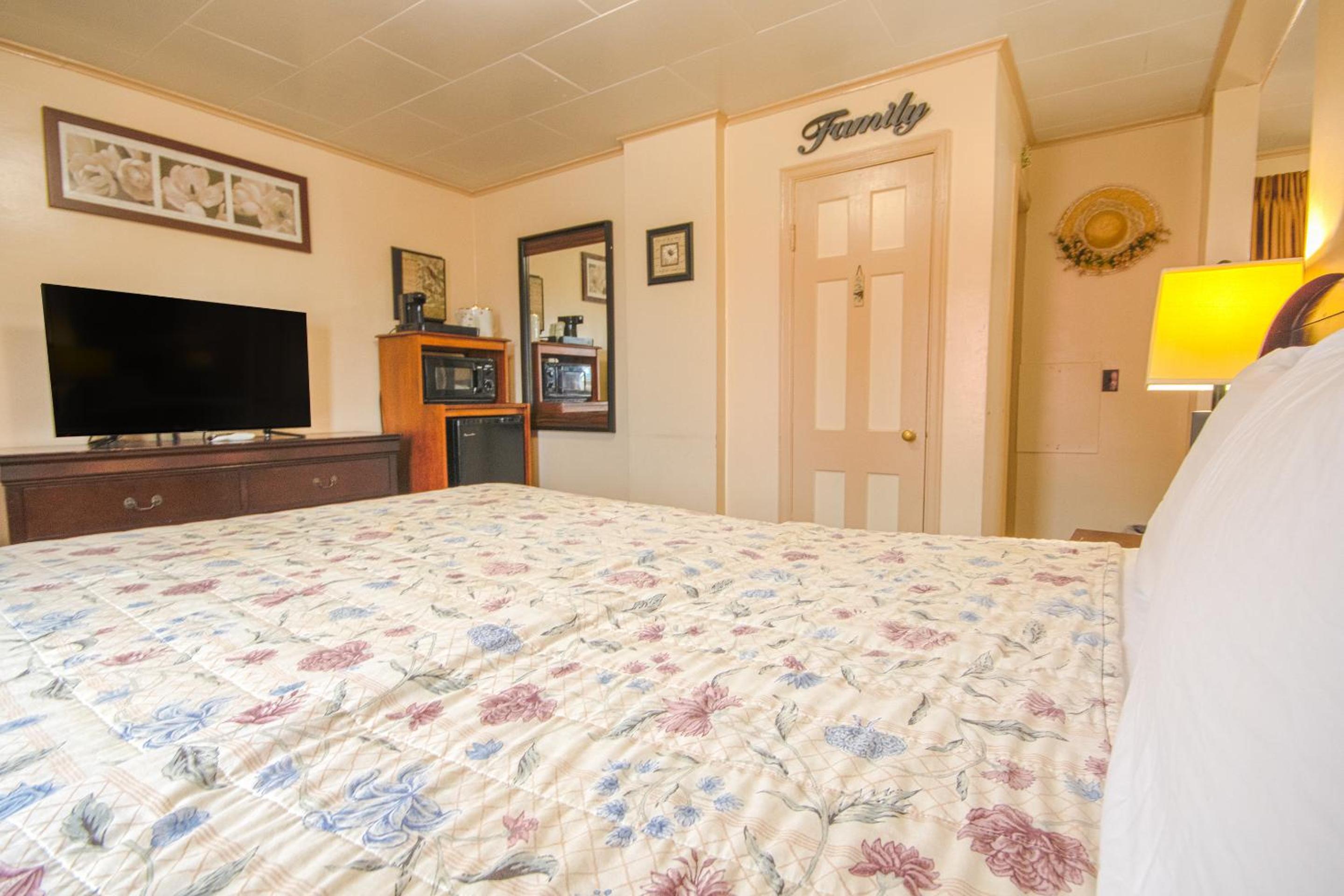 2 Full Beds Non-Smoking - Photo 4