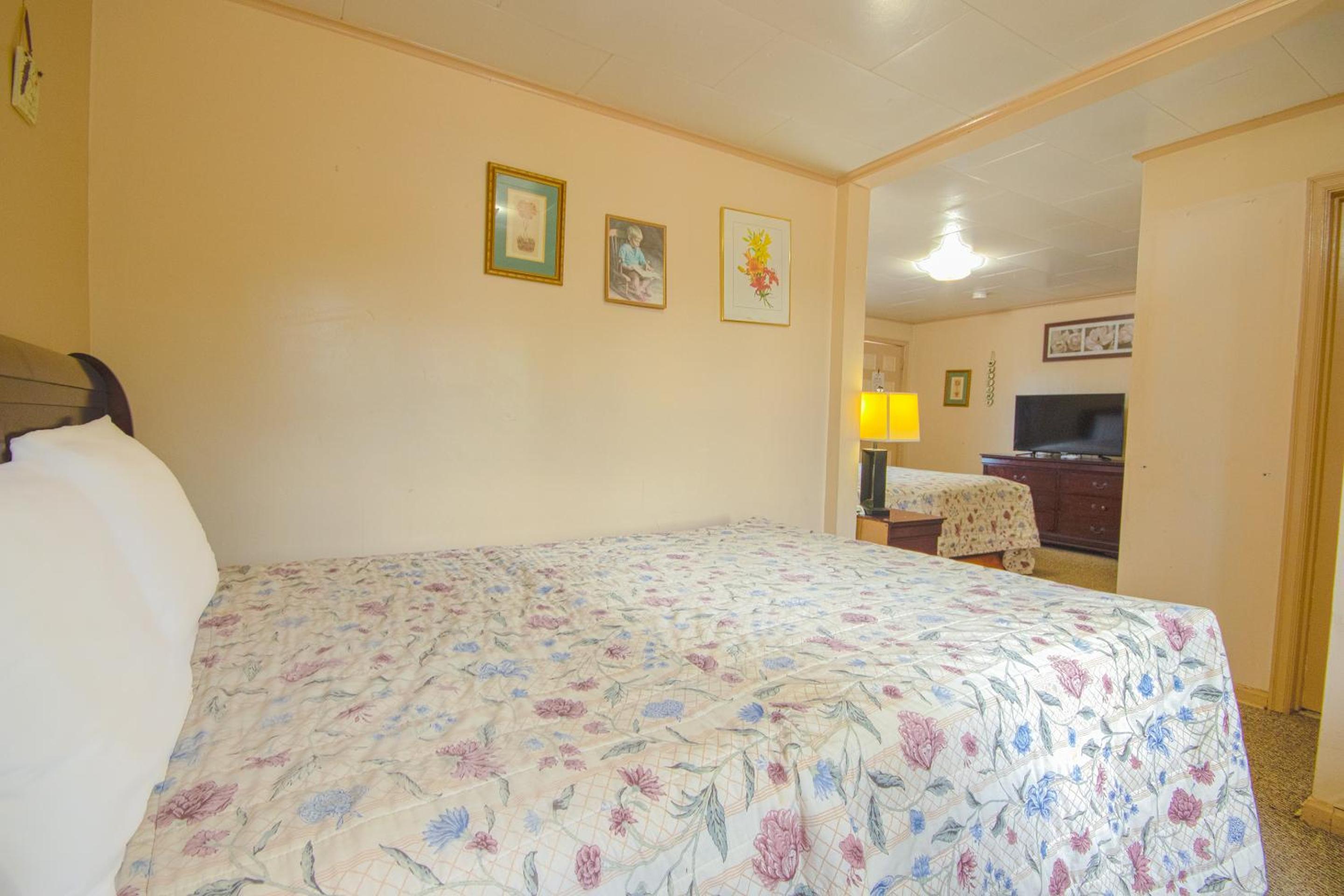 2 Full Beds Non-Smoking - Photo 5