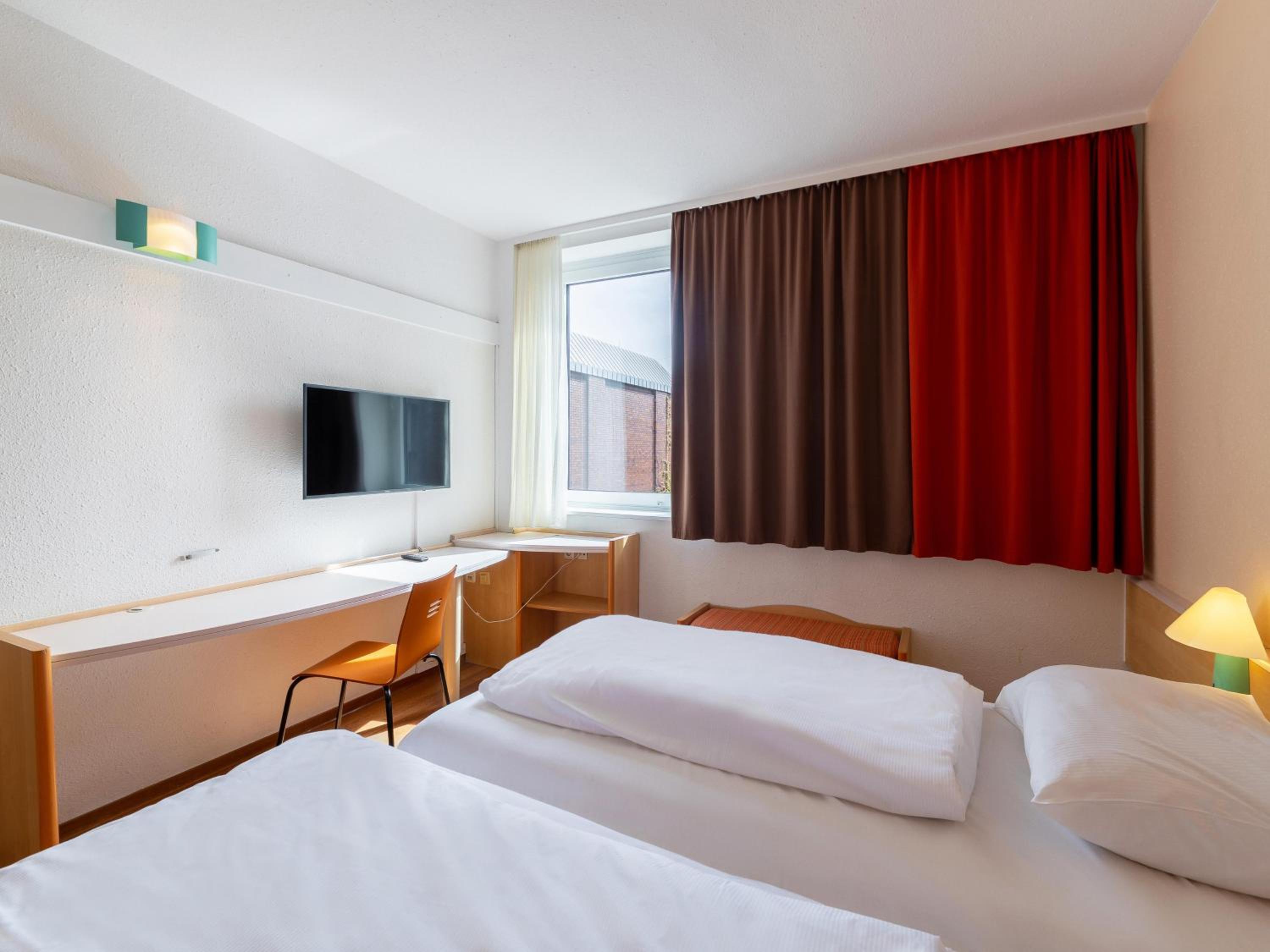 Twin Room - Photo 5