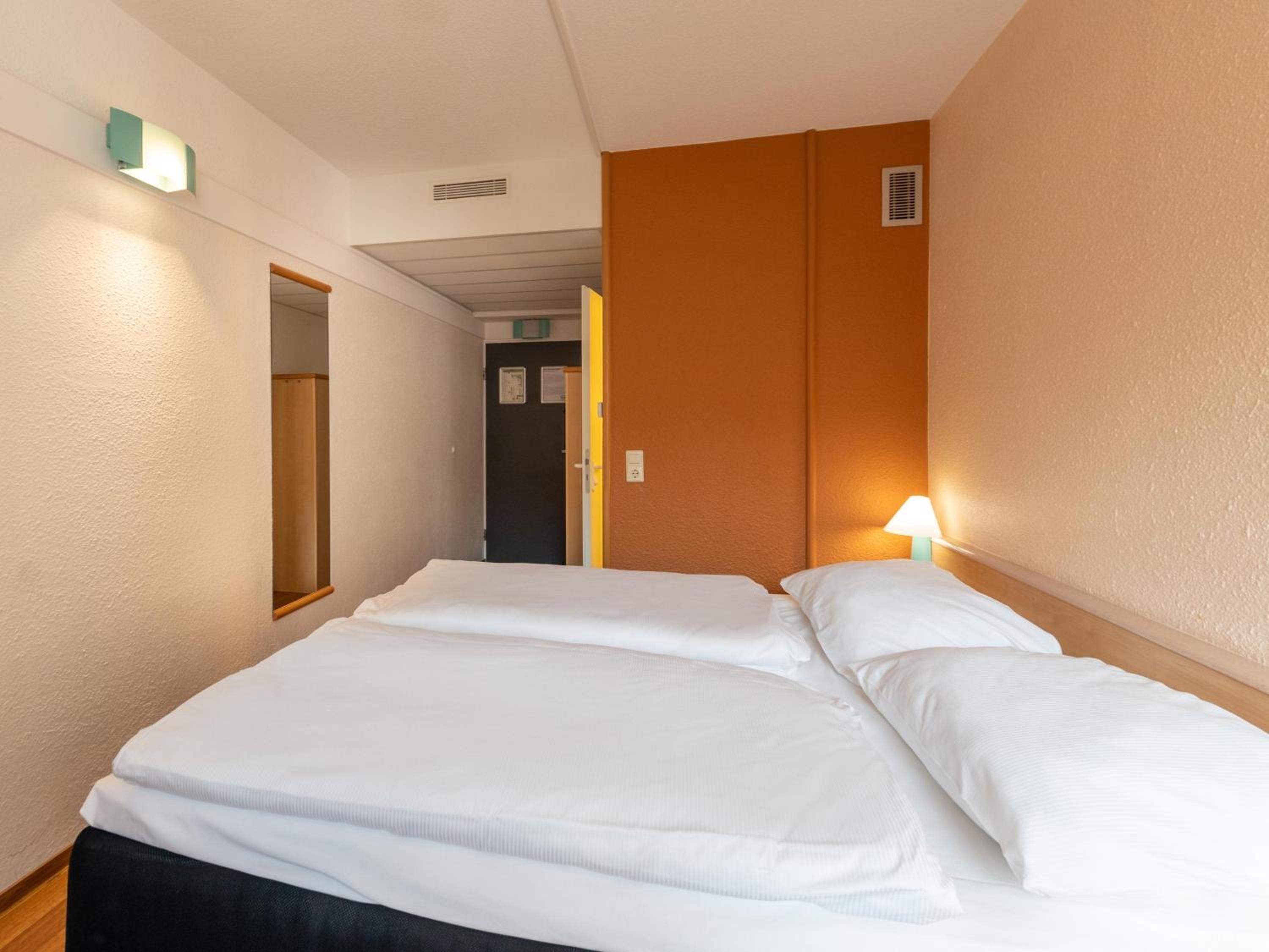 Double Room - Photo 5