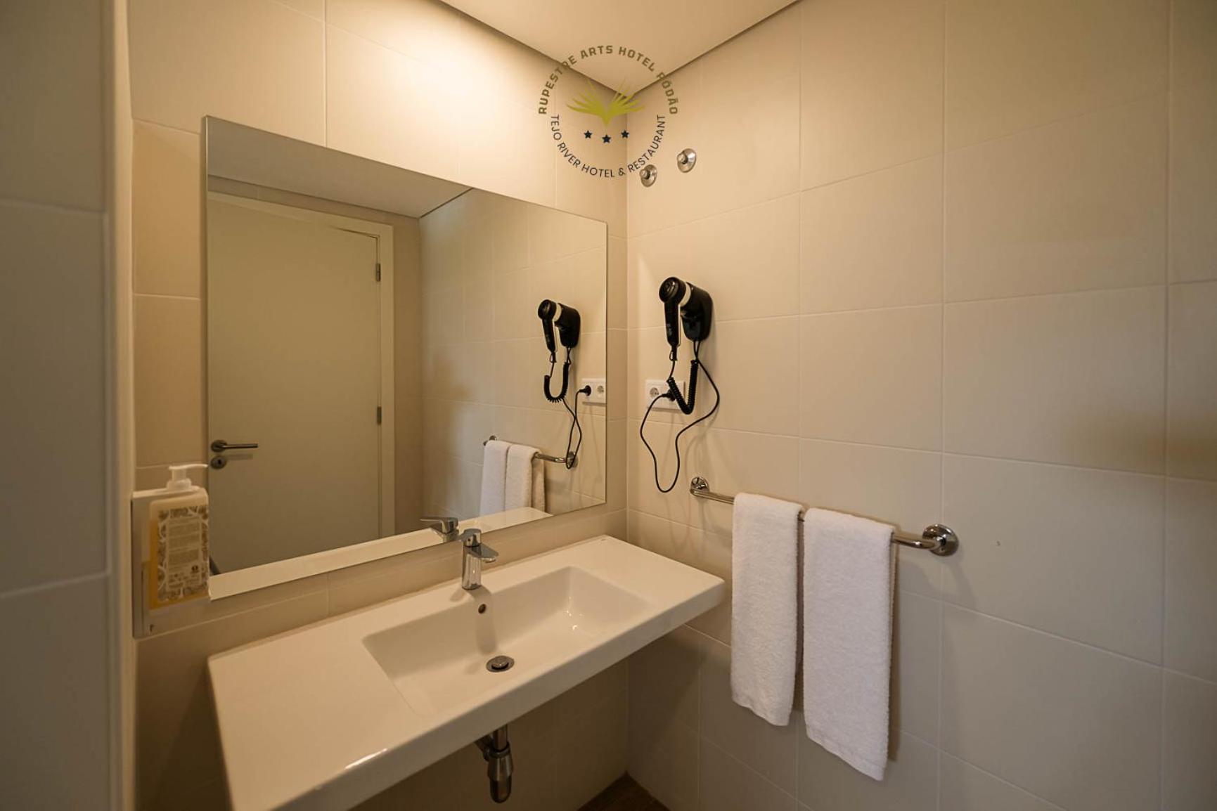Superior Twin Room photo 2
