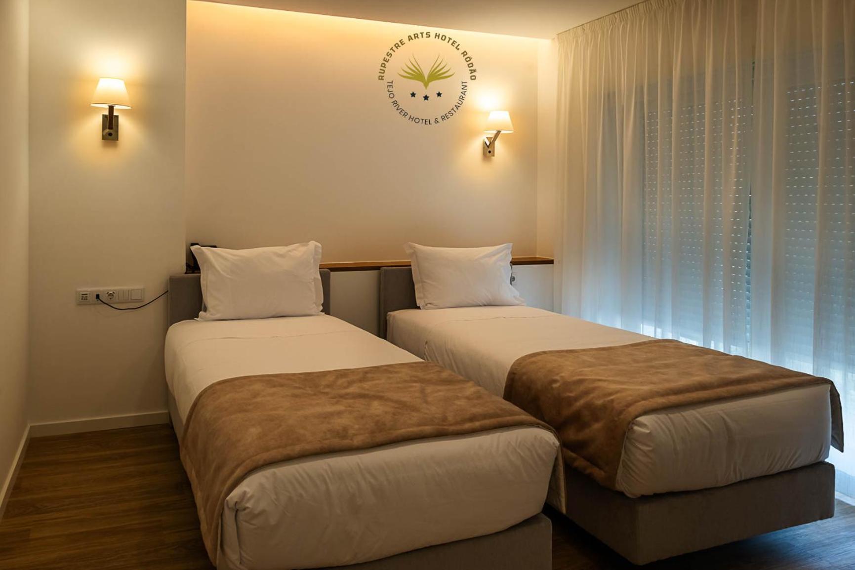 Standard Twin Room - Photo 5
