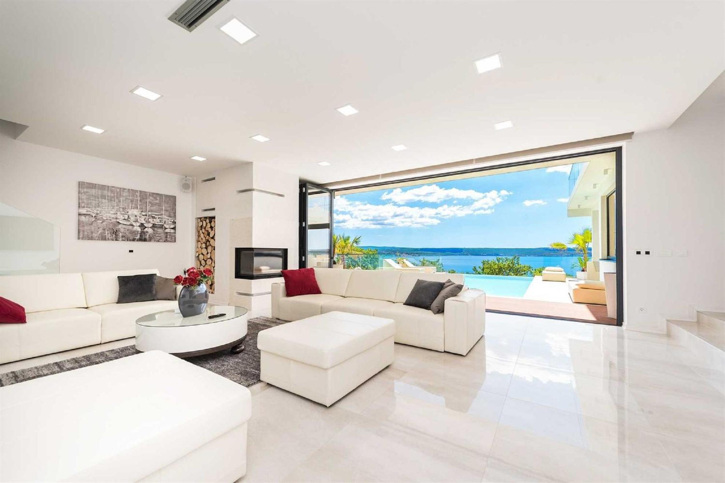 Villa photo 1