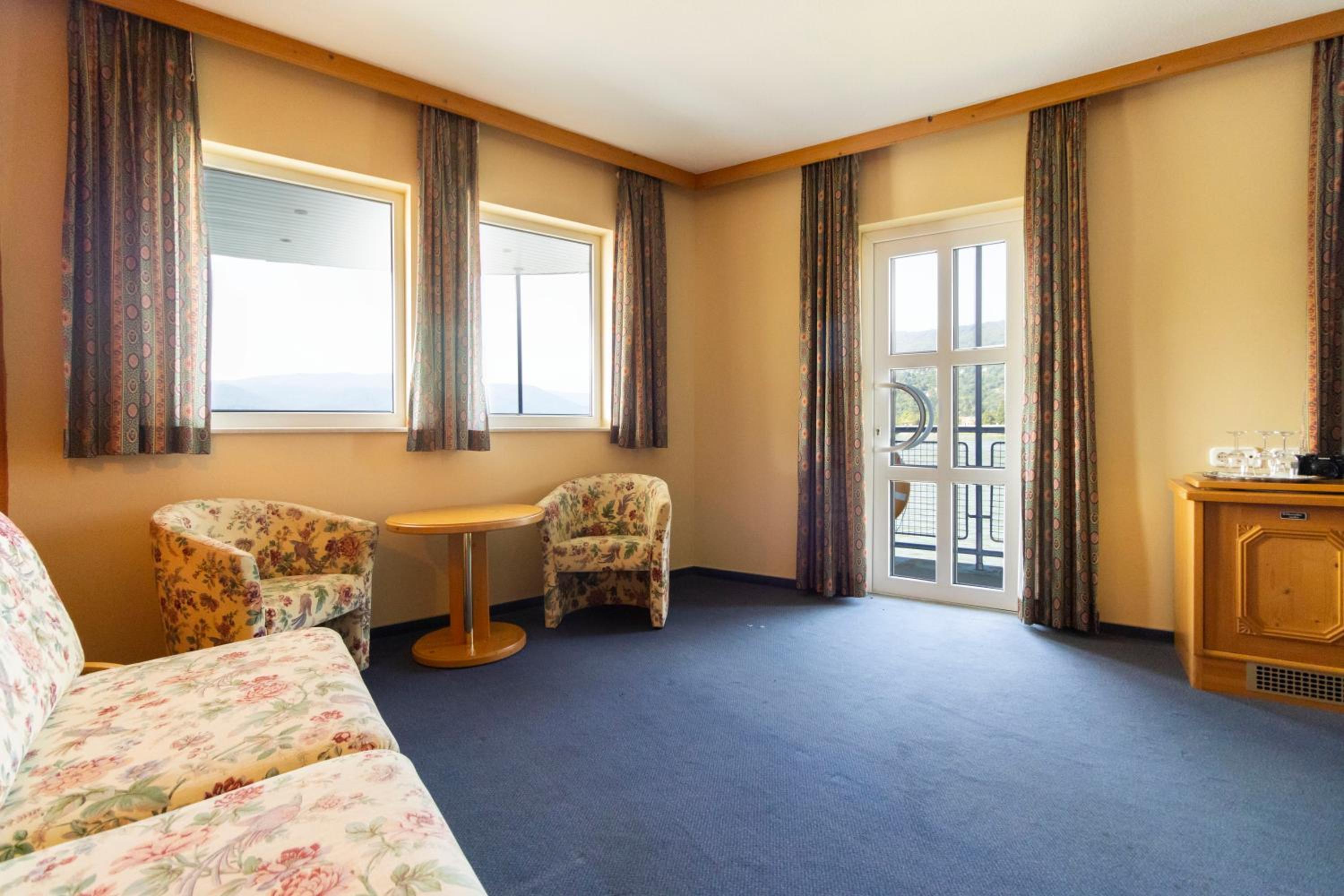 Suite with River View photo 3