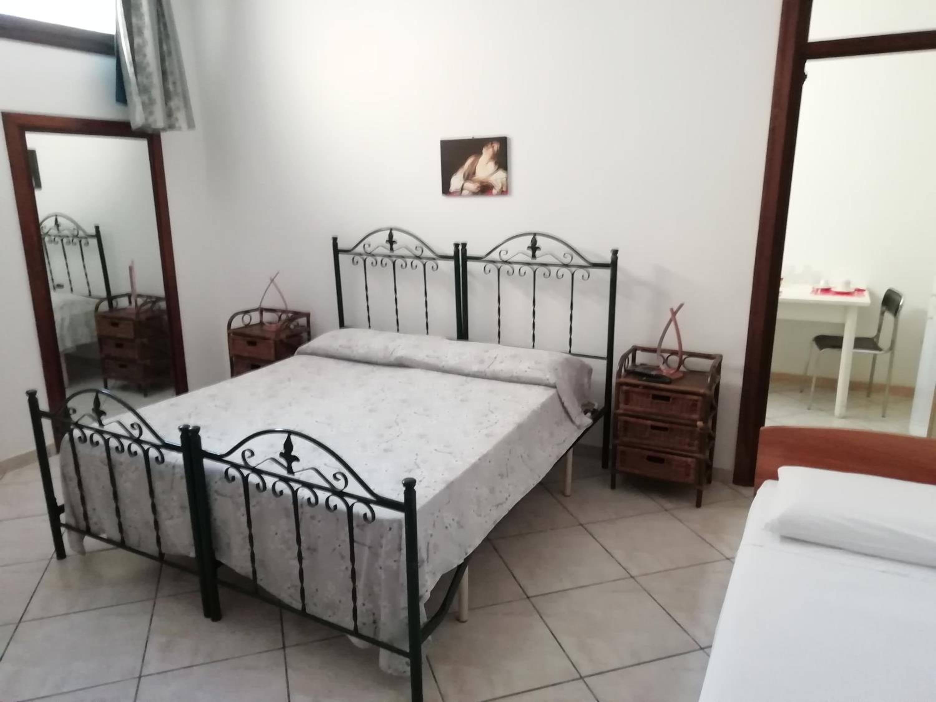 Quadruple Room with Private Bathroom photo 1