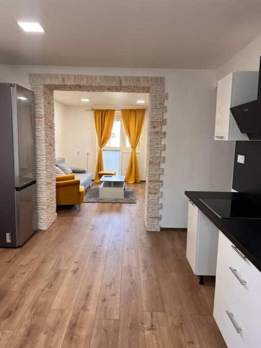 One-Bedroom Apartment photo 3