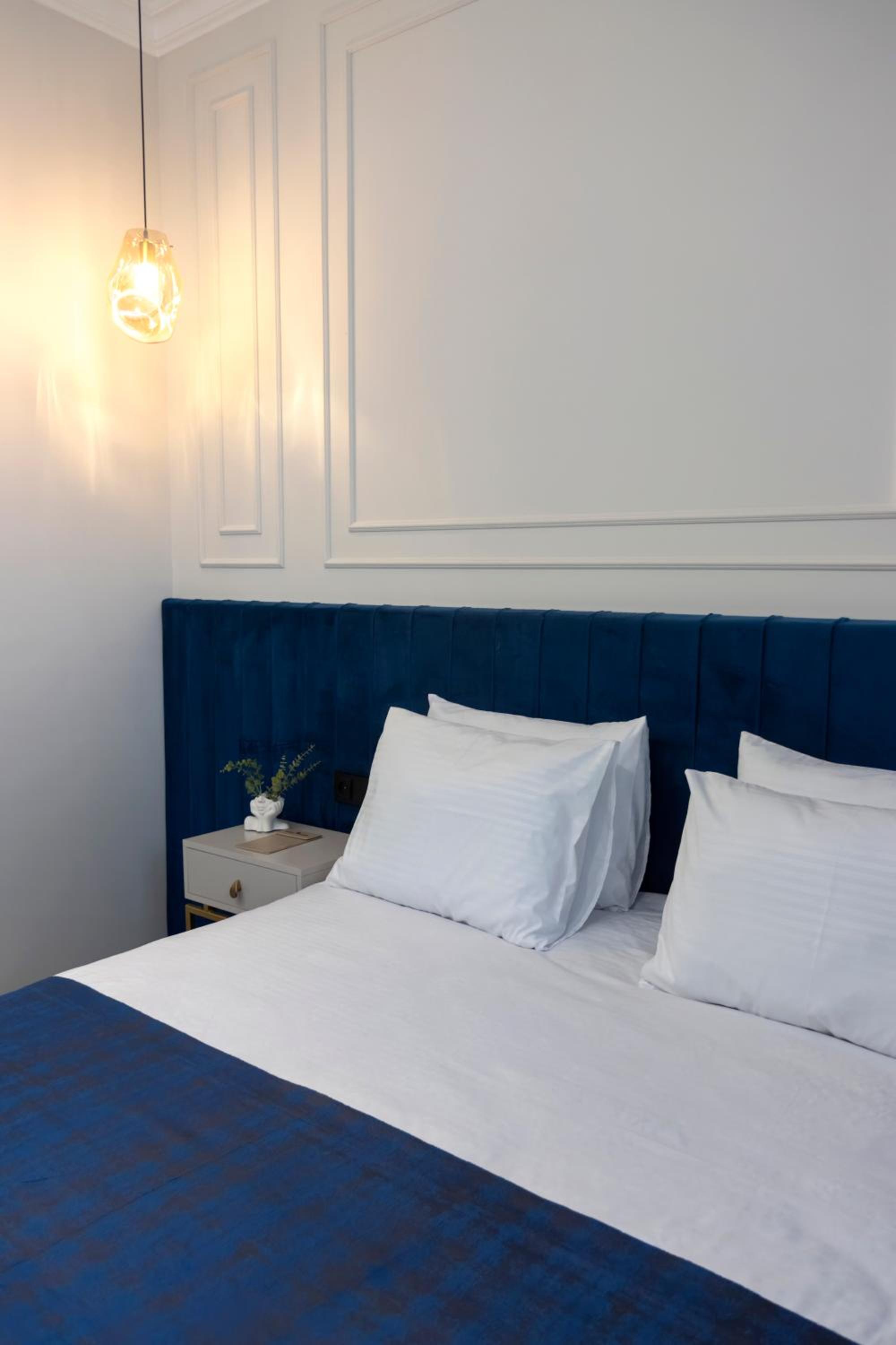 Deluxe Double Room with Bath photo 3