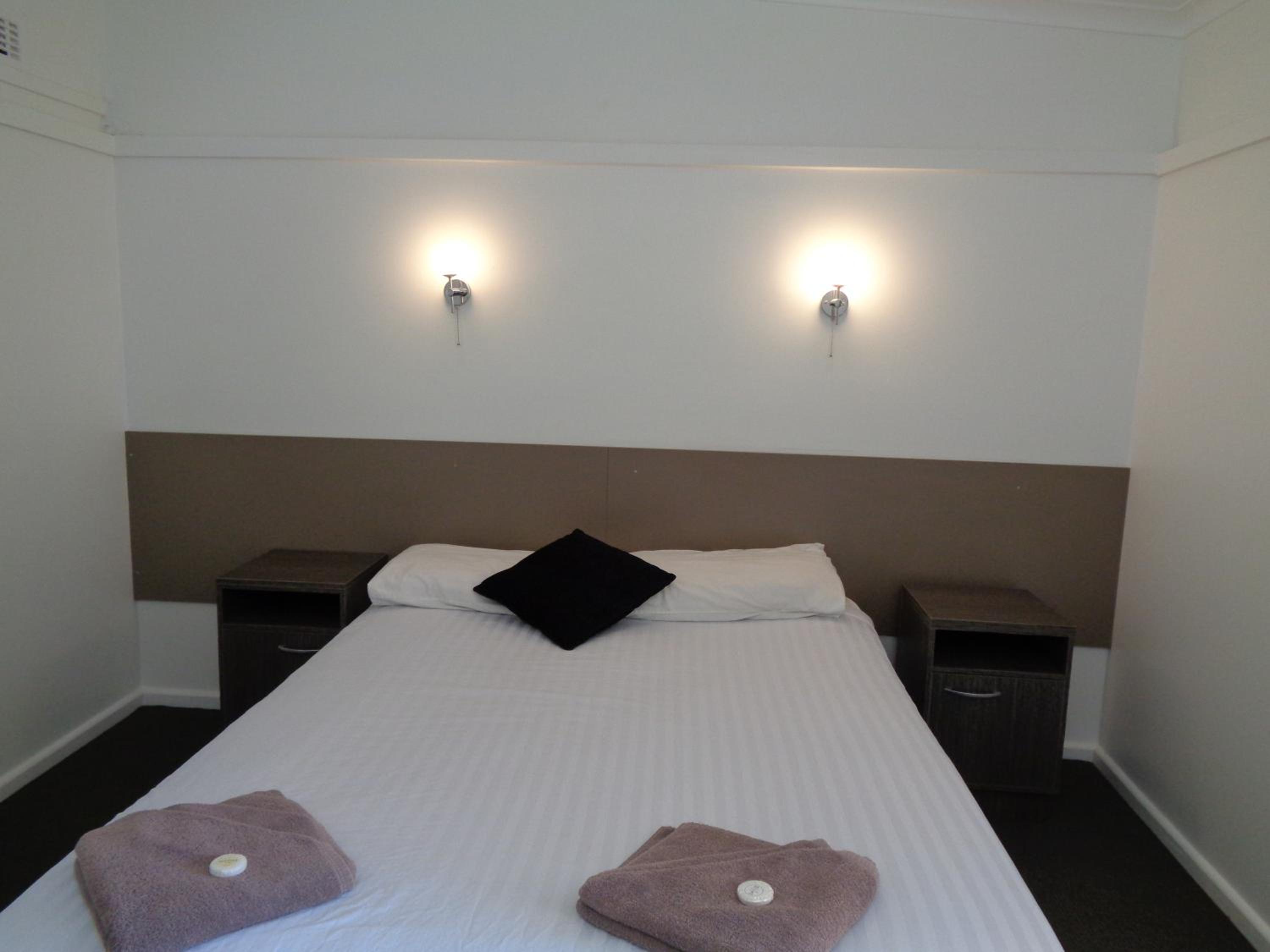 Double Room - Photo 5