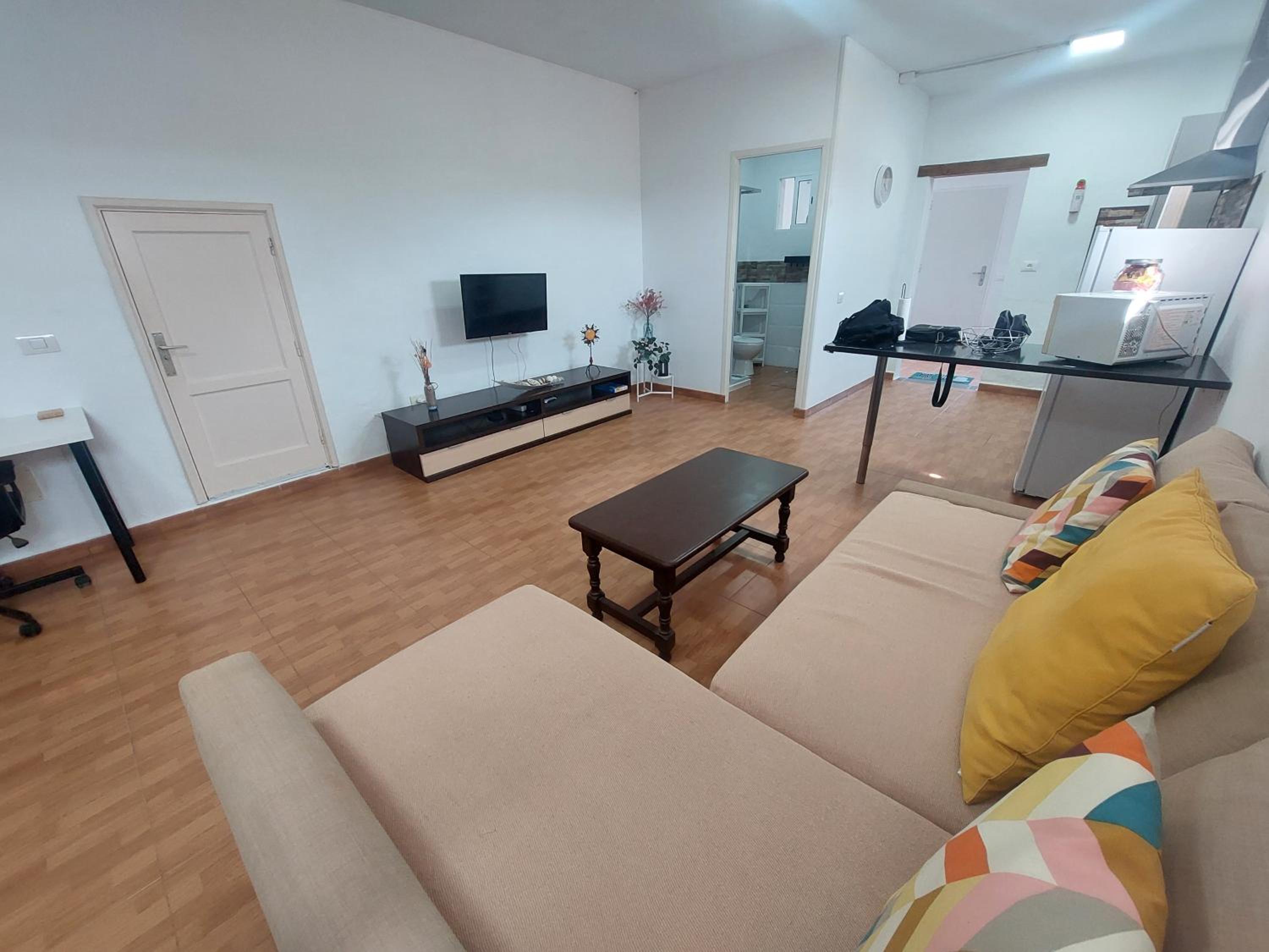One-Bedroom Apartment photo 2