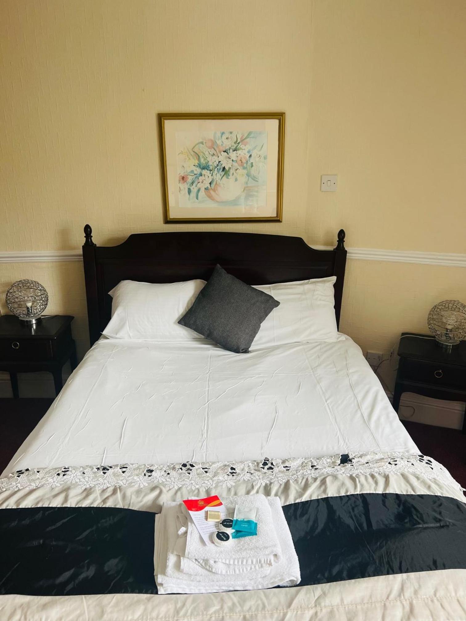Double Room - Photo 6