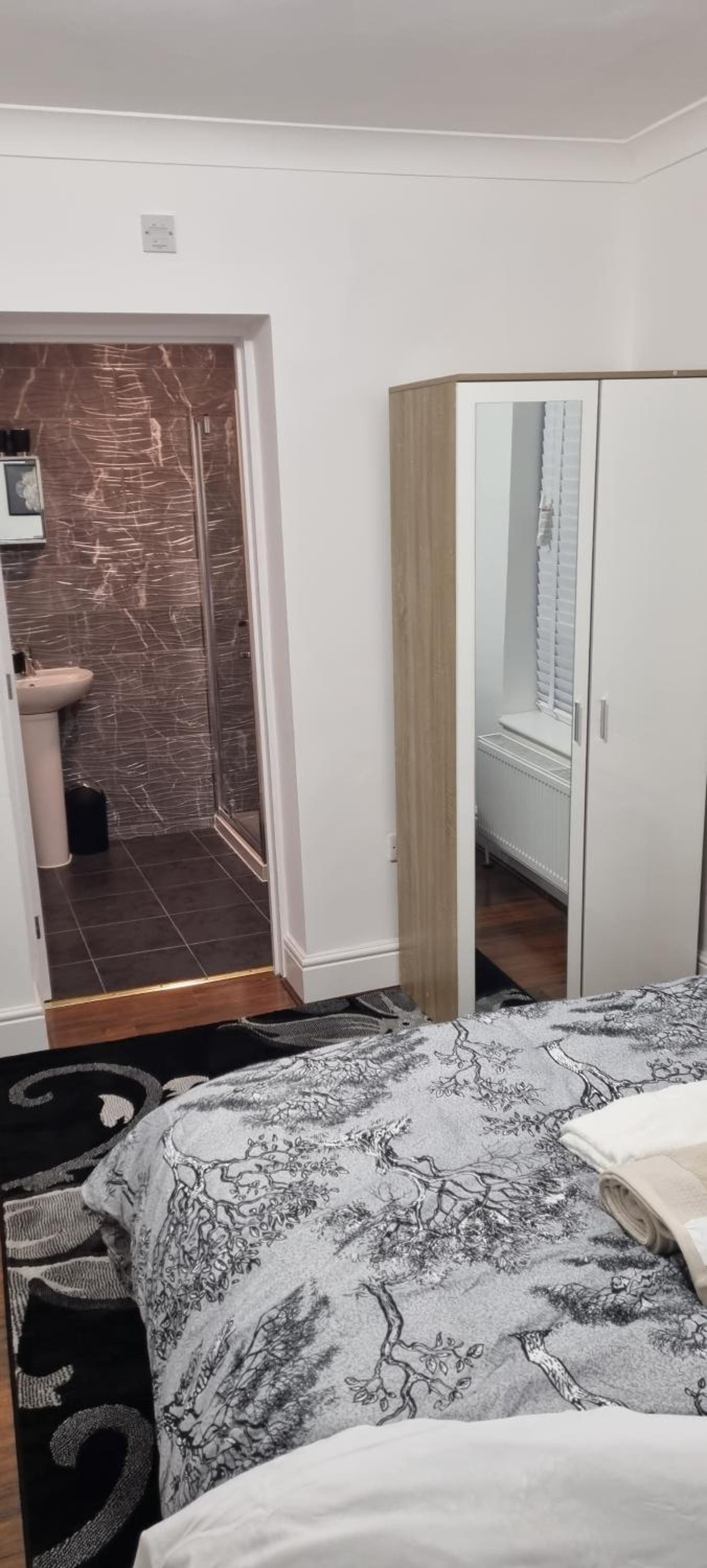 Deluxe Double Room with Shower photo 2