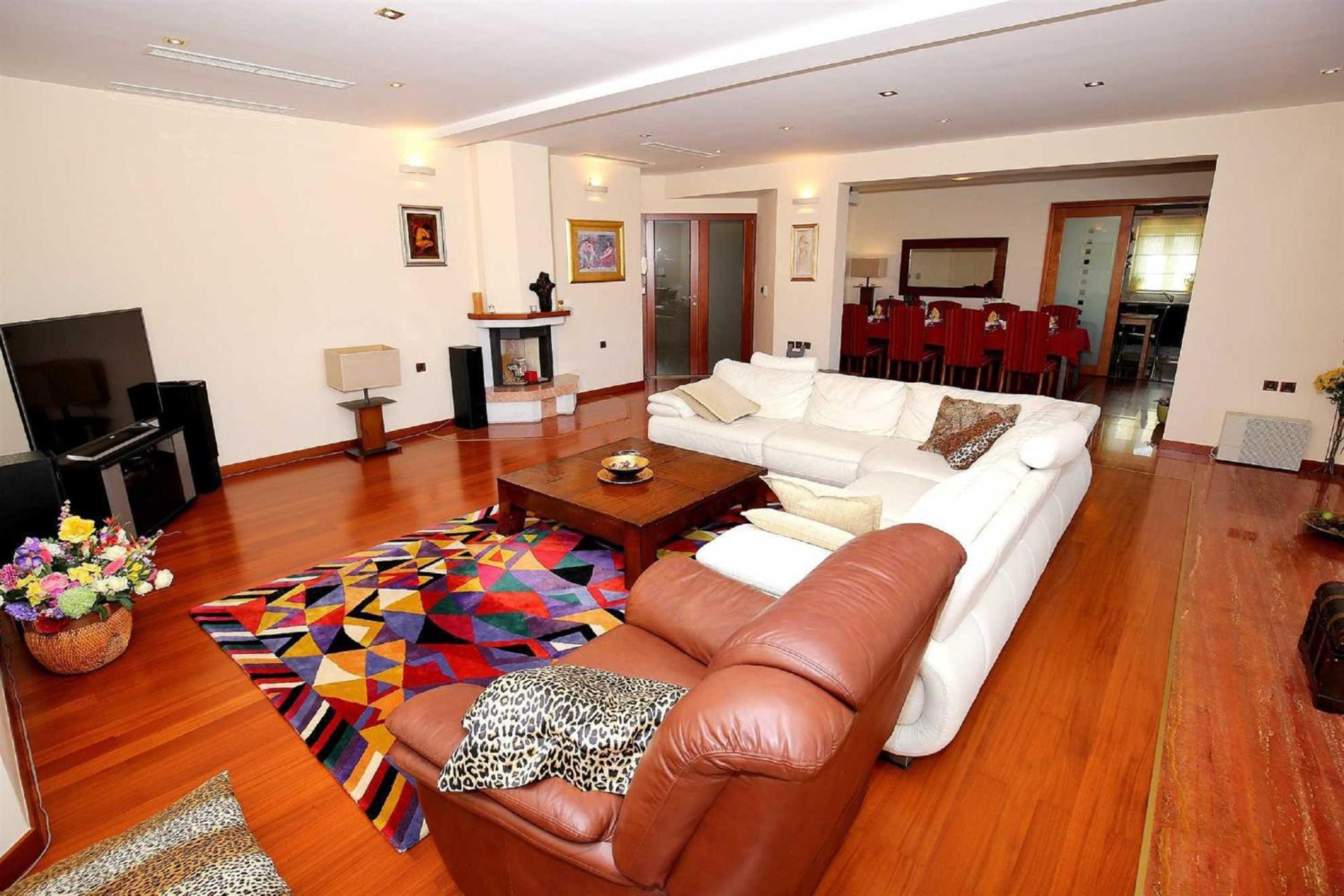 Villa photo 3