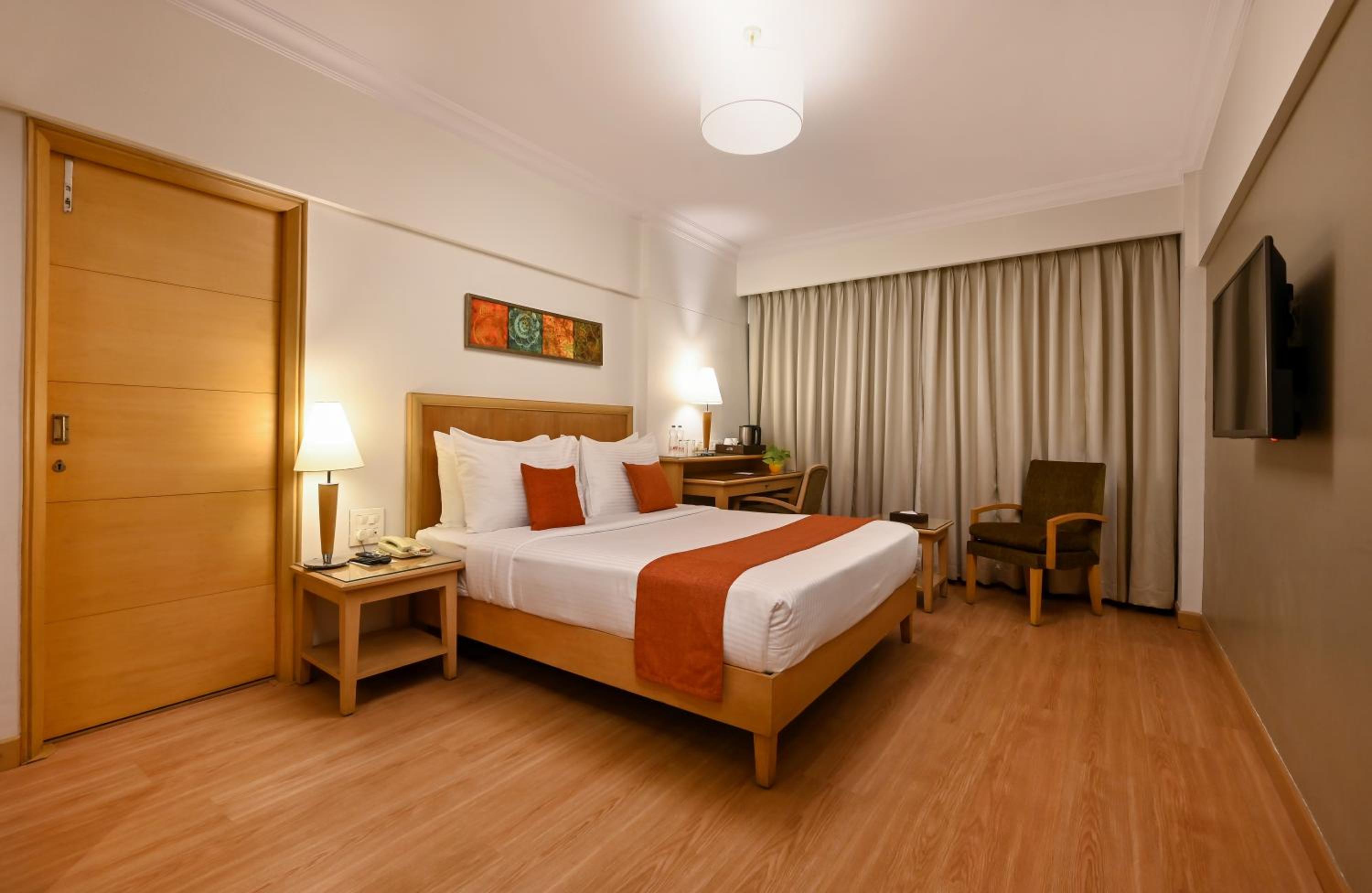 Deluxe Double Room with Complimentary Welcome Drink and 20% discount on Food and soft Beverages.