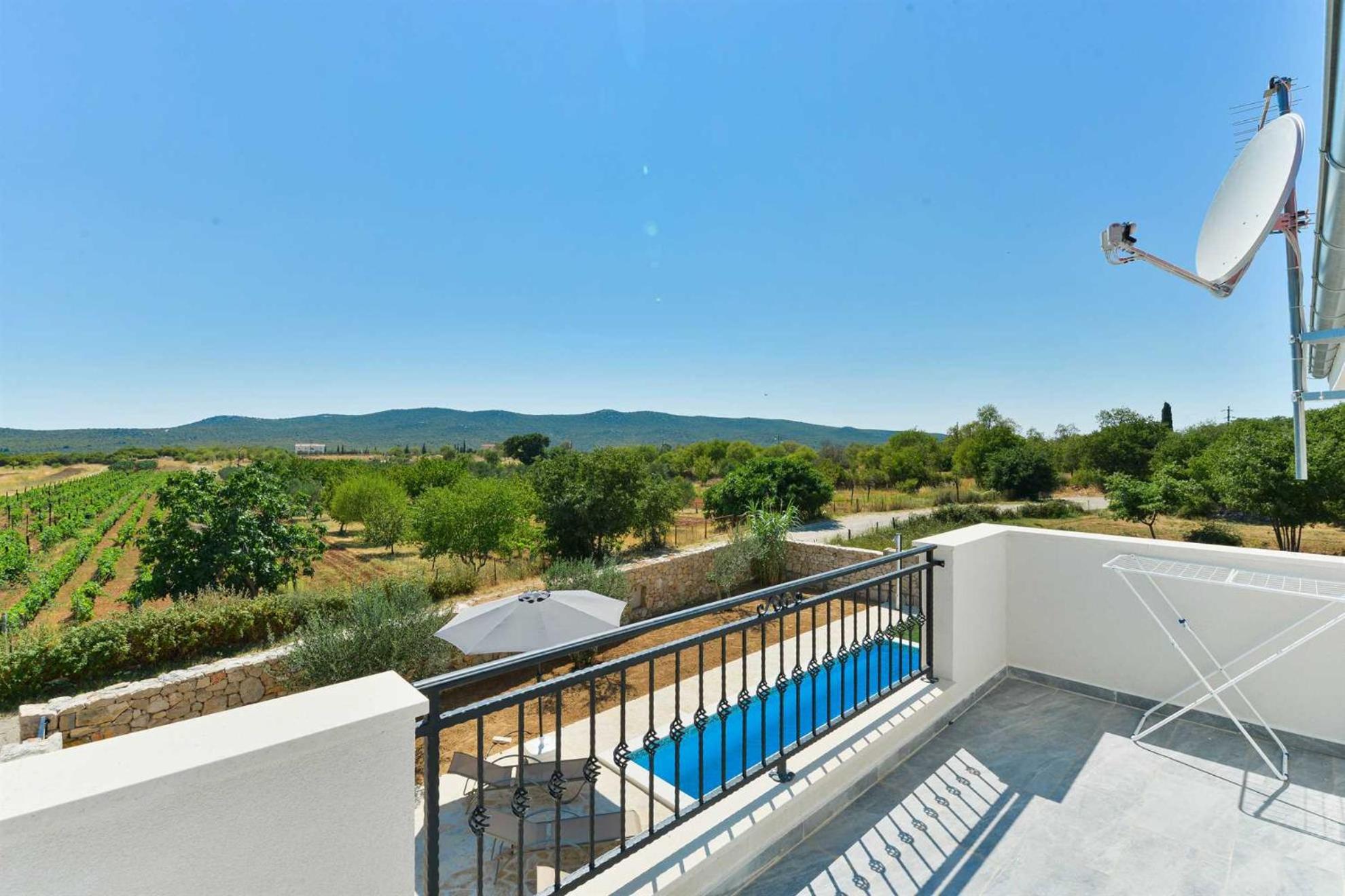 Villa photo 2